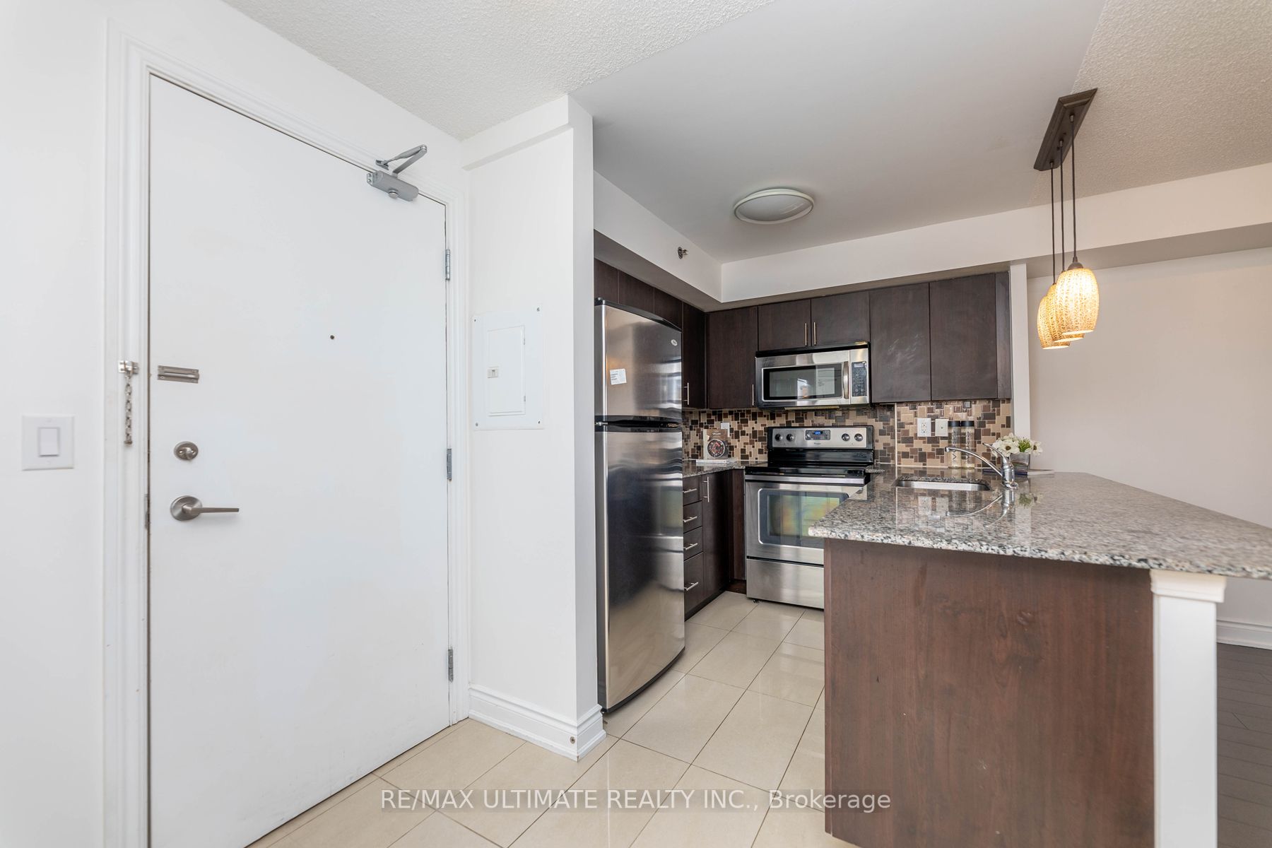 760 Sheppard Ave W, #302