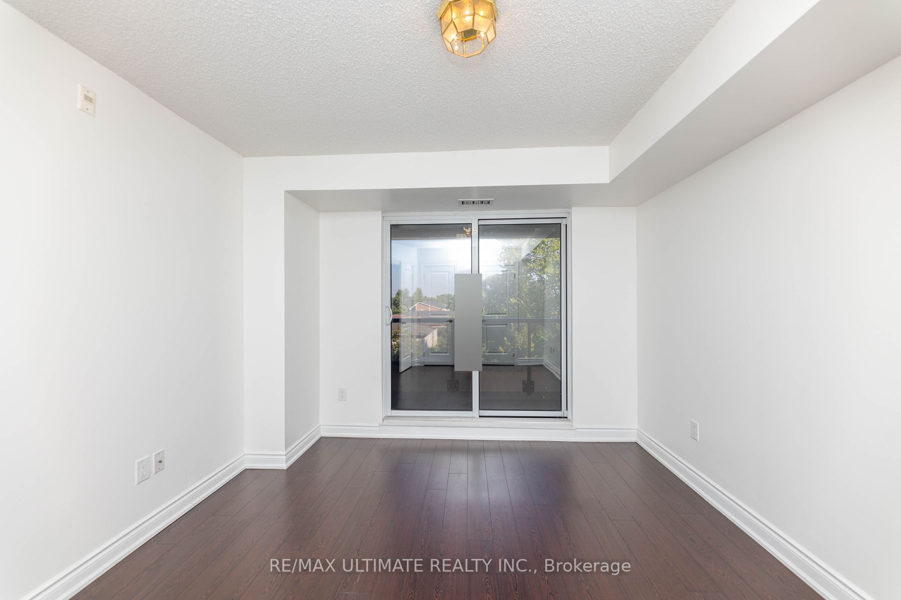 760 Sheppard Ave W, #302