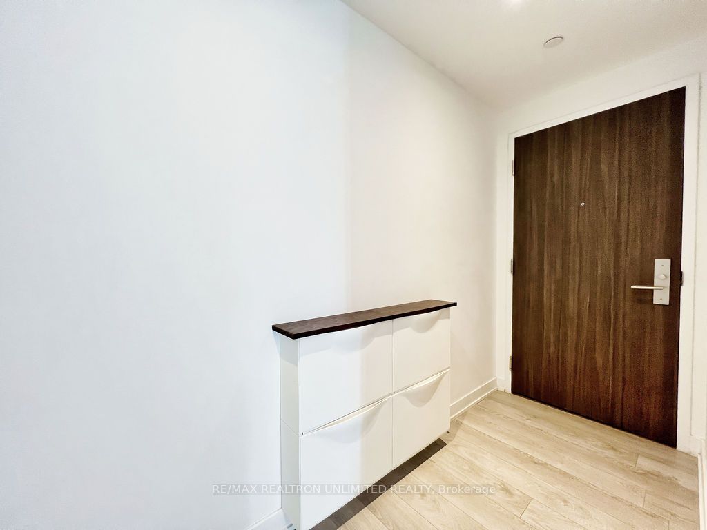 185 Roehampton Ave, #2703