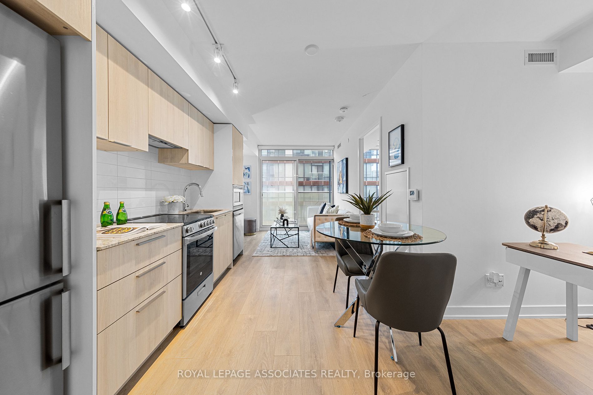 501 Yonge St, #1403