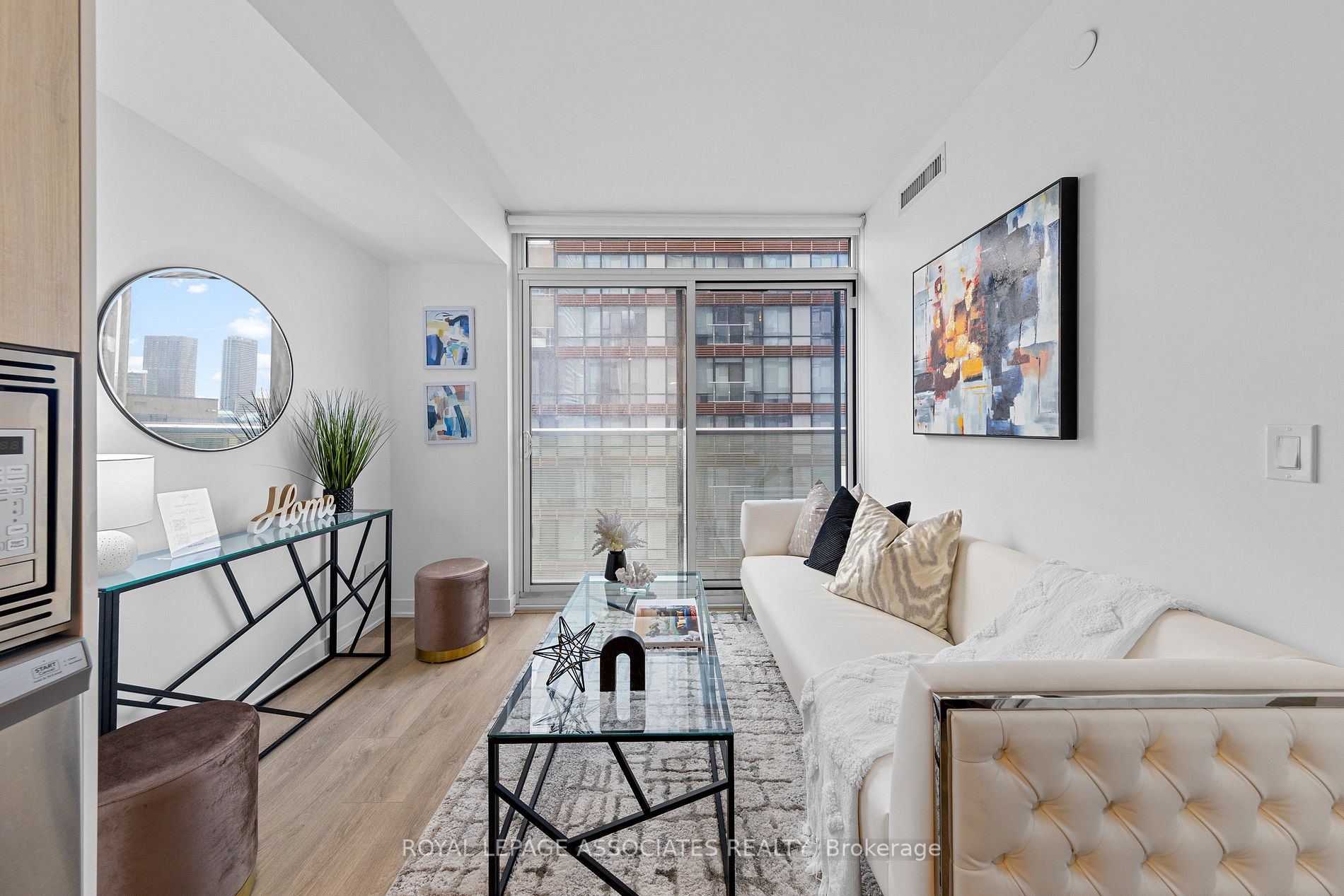 501 Yonge St, #1403