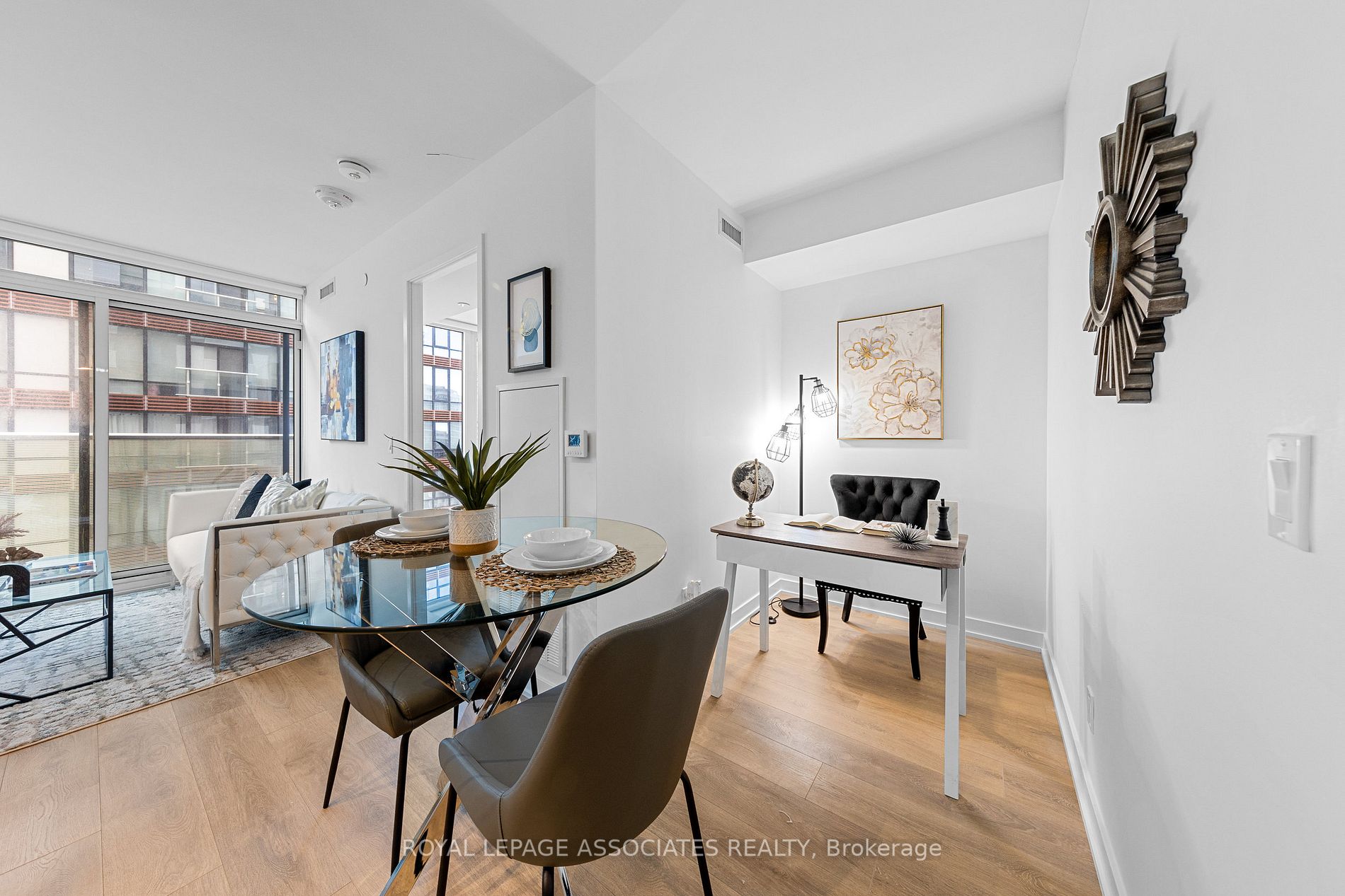 501 Yonge St, #1403