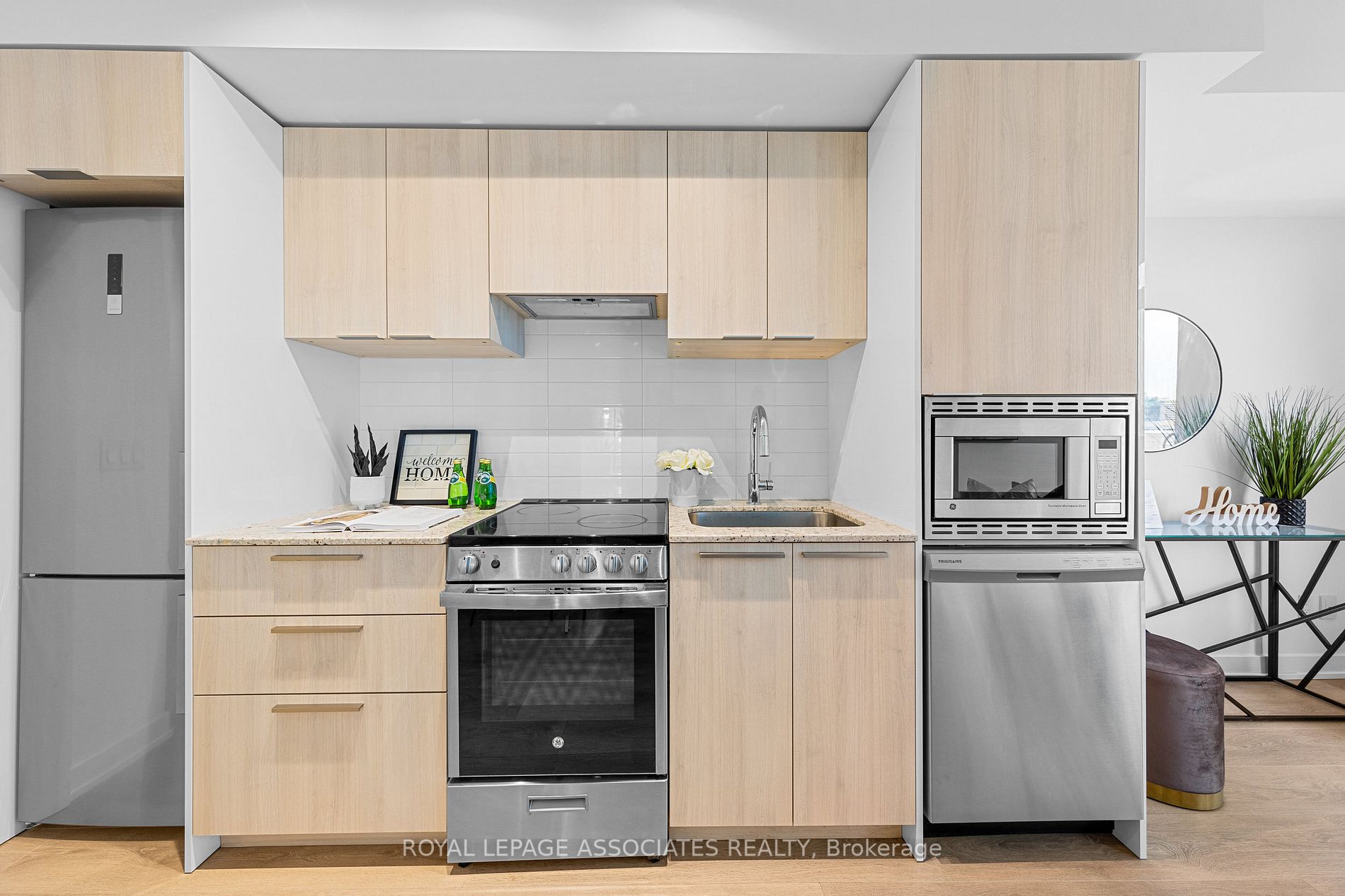 501 Yonge St, #1403