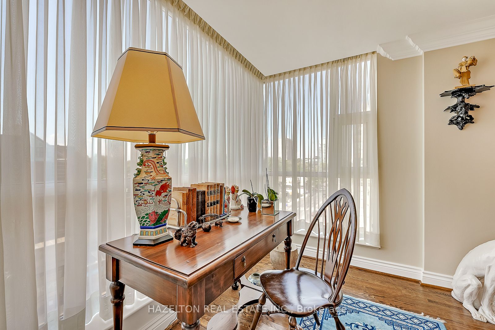 77 Avenue Rd, #515