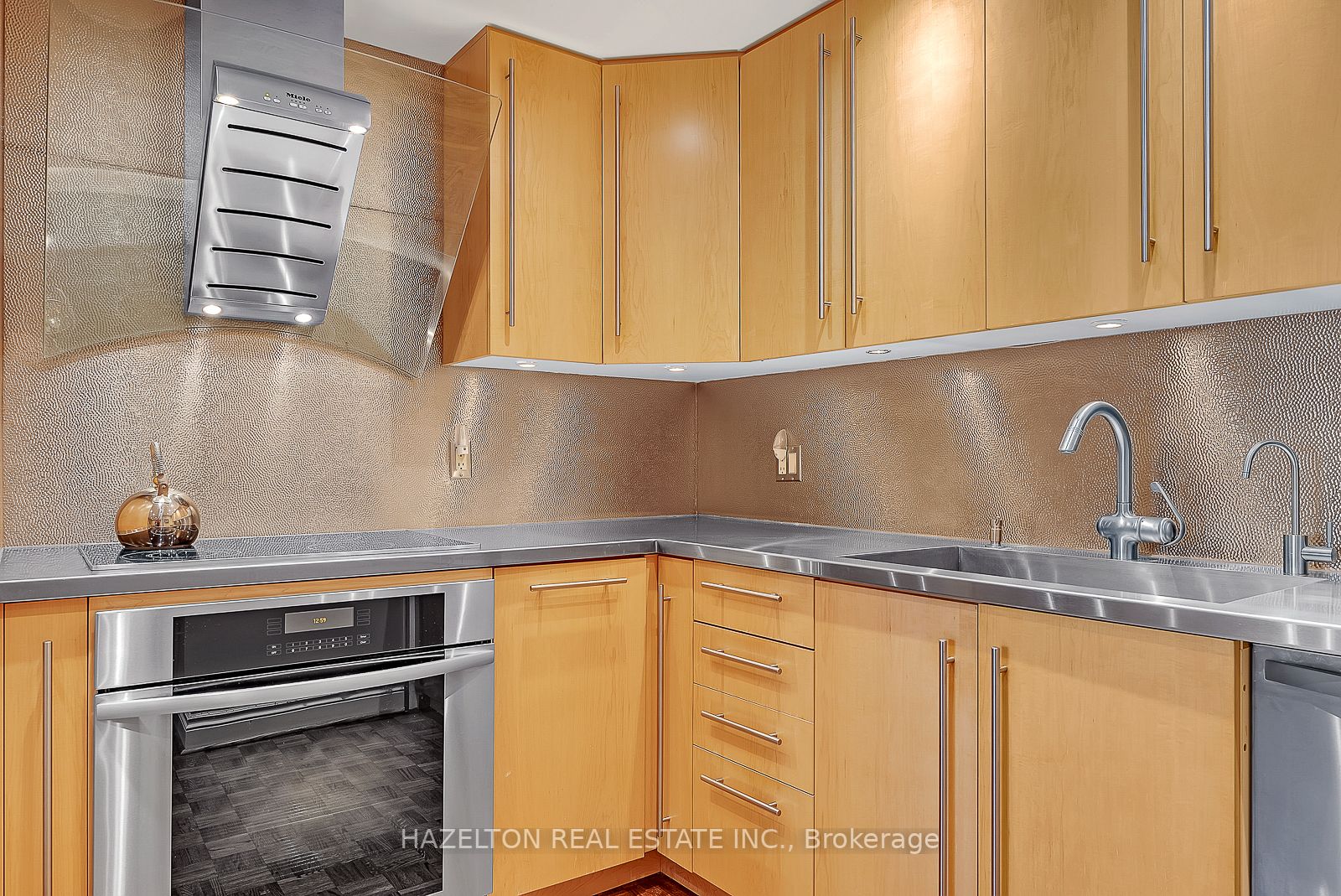 77 Avenue Rd, #515