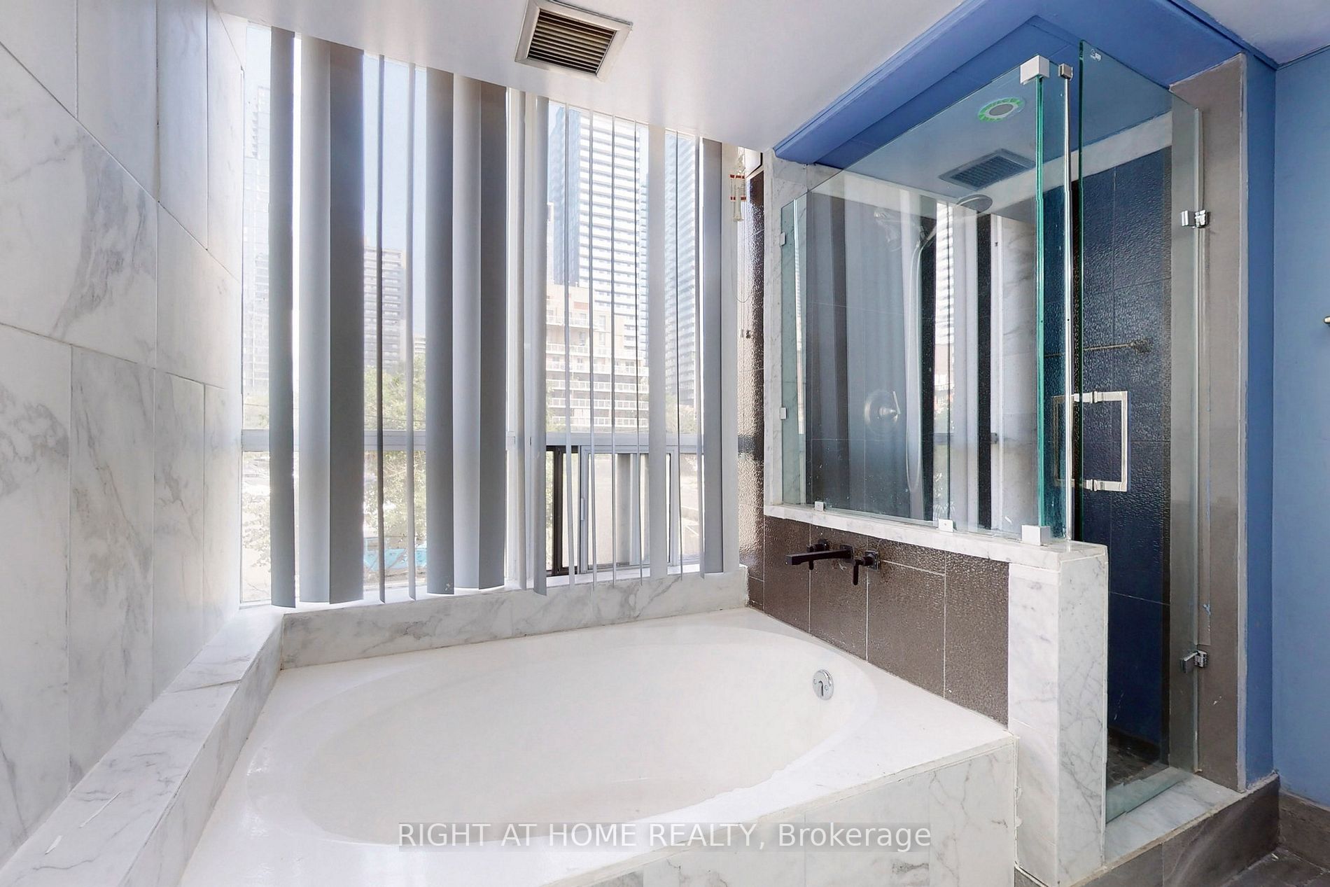 25 Maitland St, #205