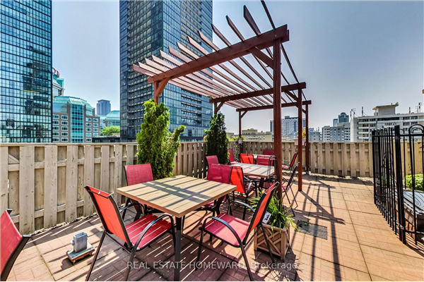 88 Charles St E, Toronto