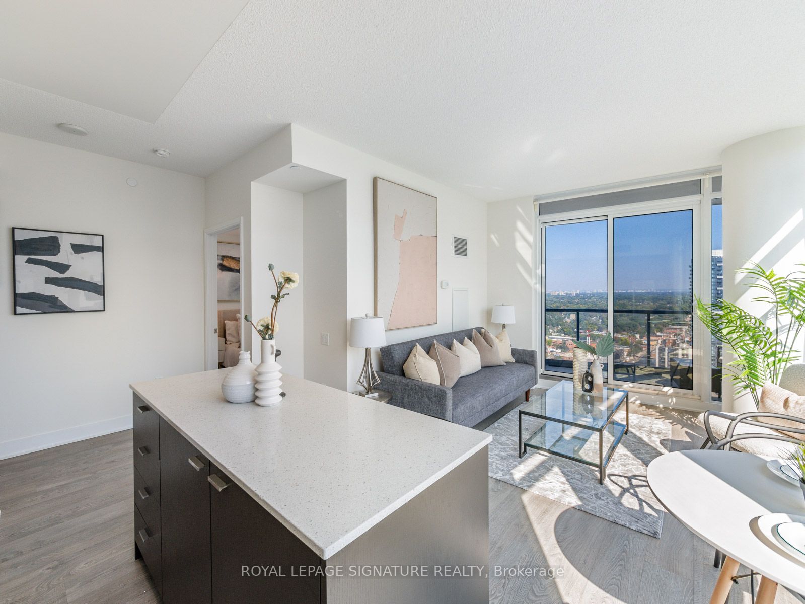 30 Roehampton Ave, #2708