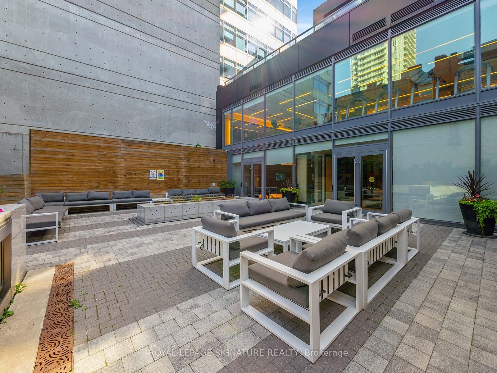 30 Roehampton Ave, #2708