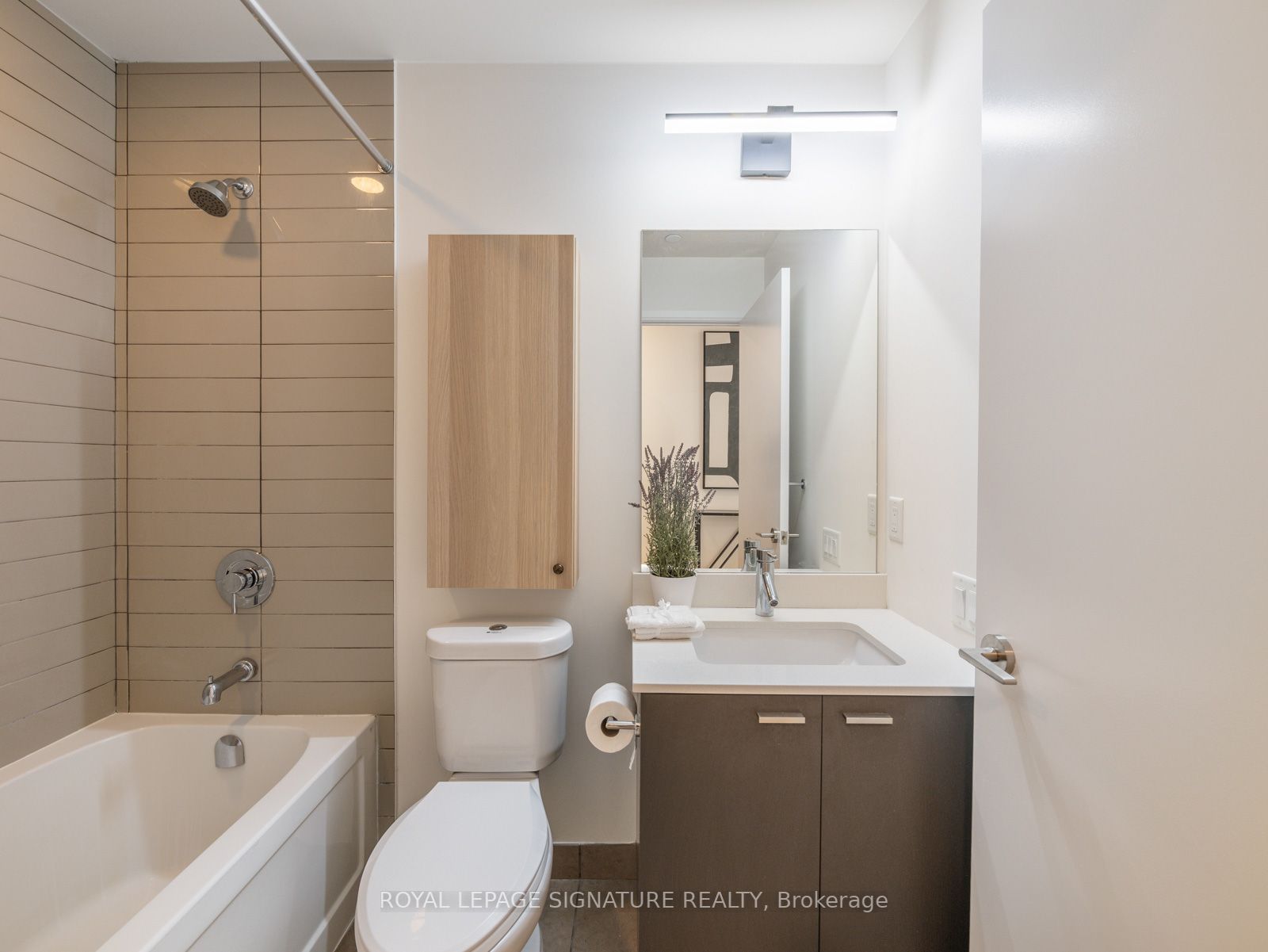 30 Roehampton Ave, #2708