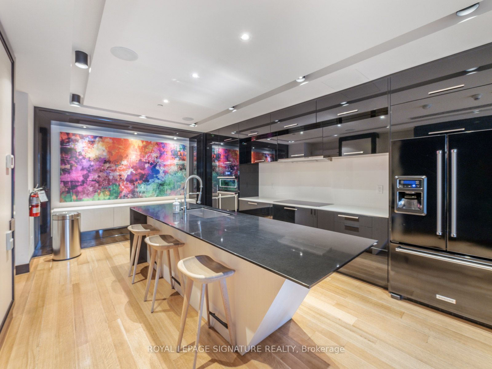 30 Roehampton Ave, #2708