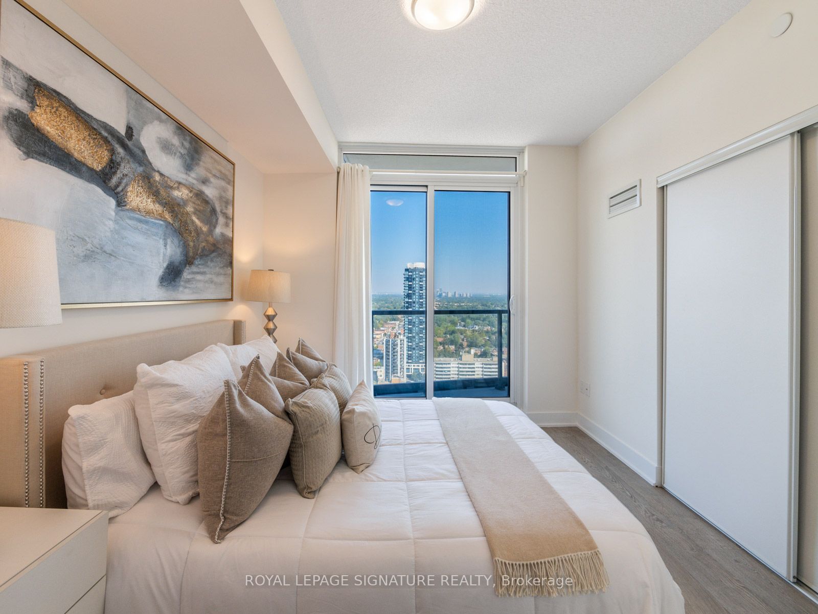 30 Roehampton Ave, #2708