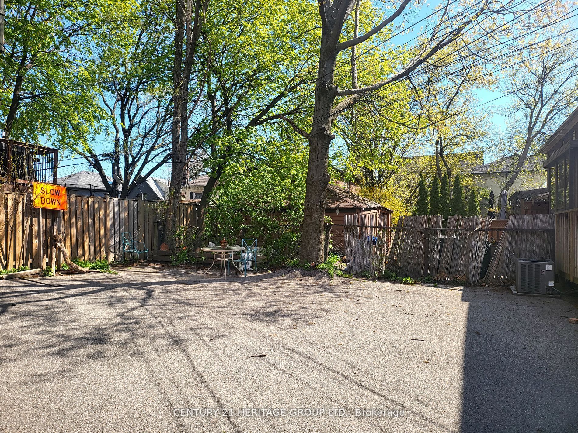 522 Eglinton Ave E