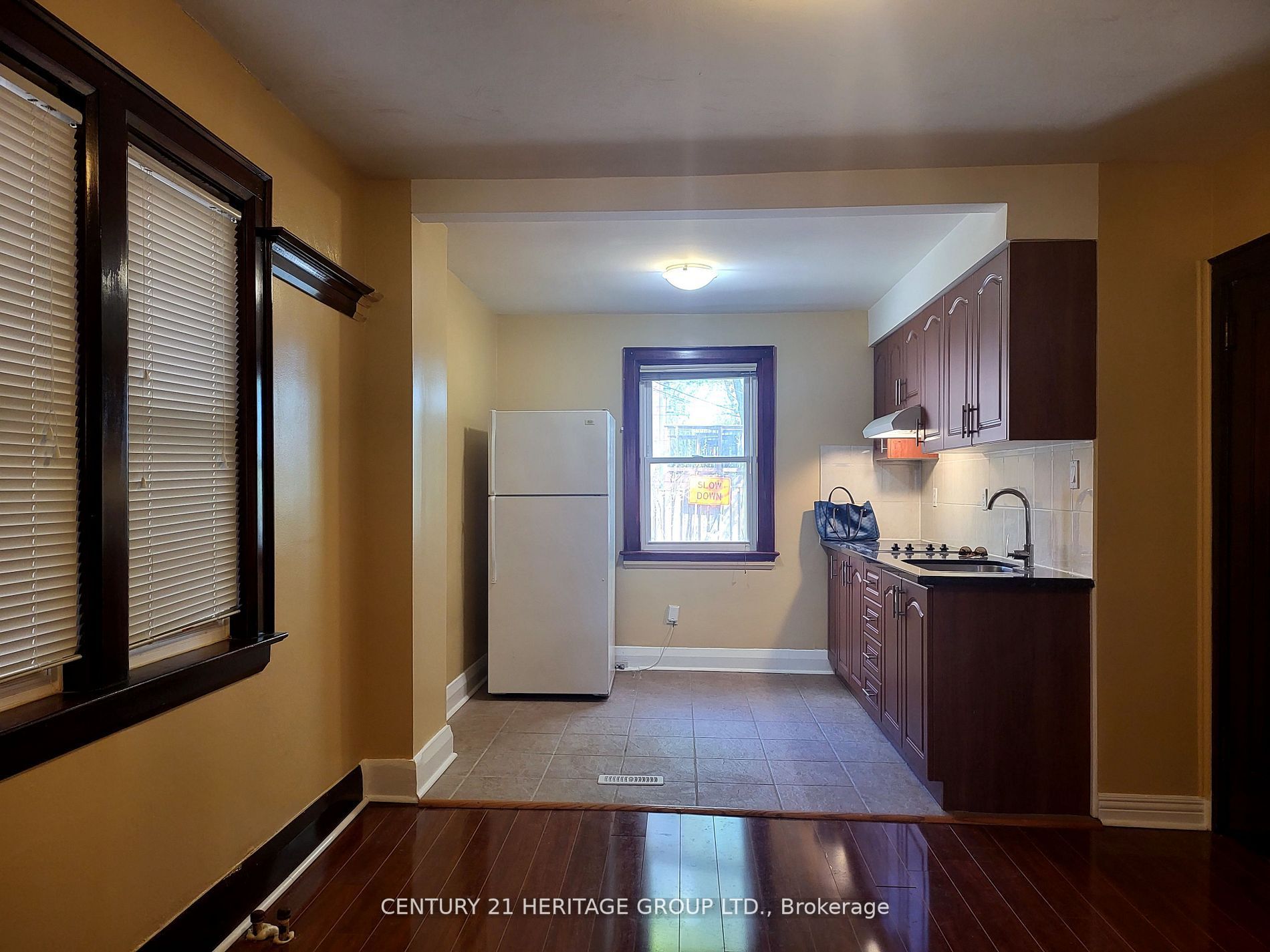 522 Eglinton Ave E