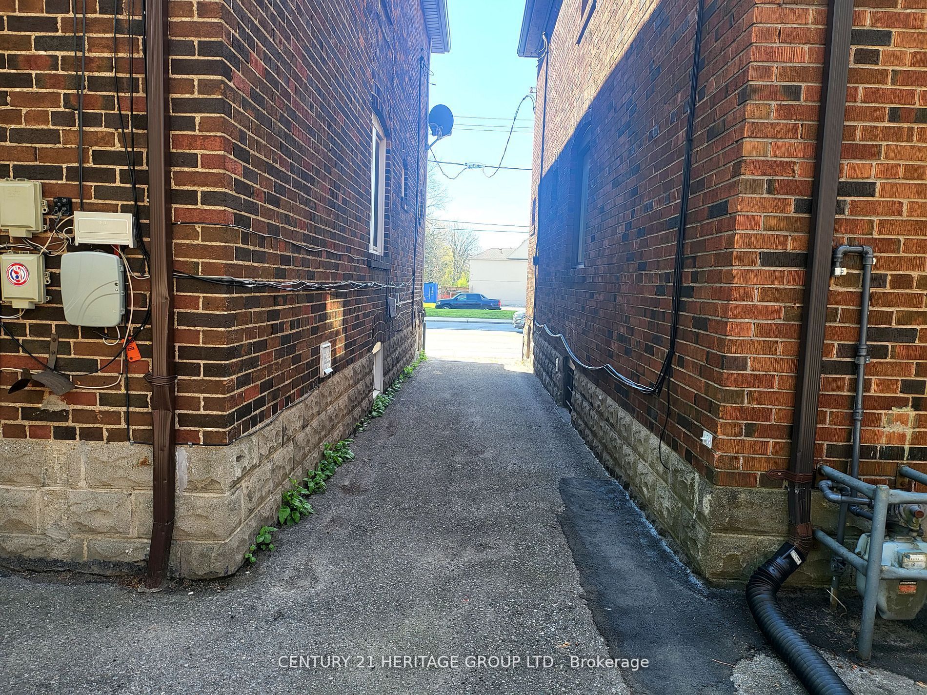 522 Eglinton Ave E