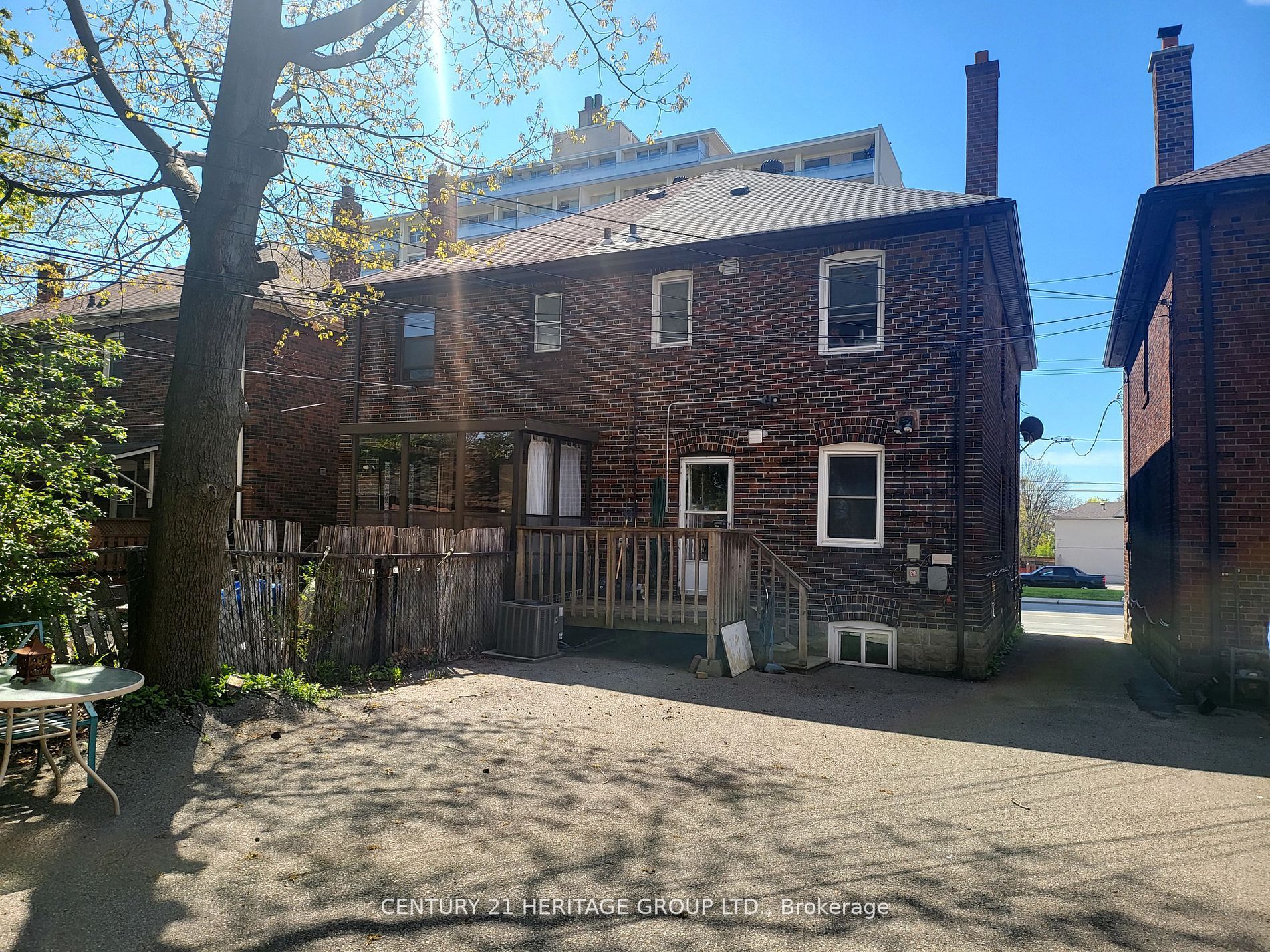 522 Eglinton Ave E