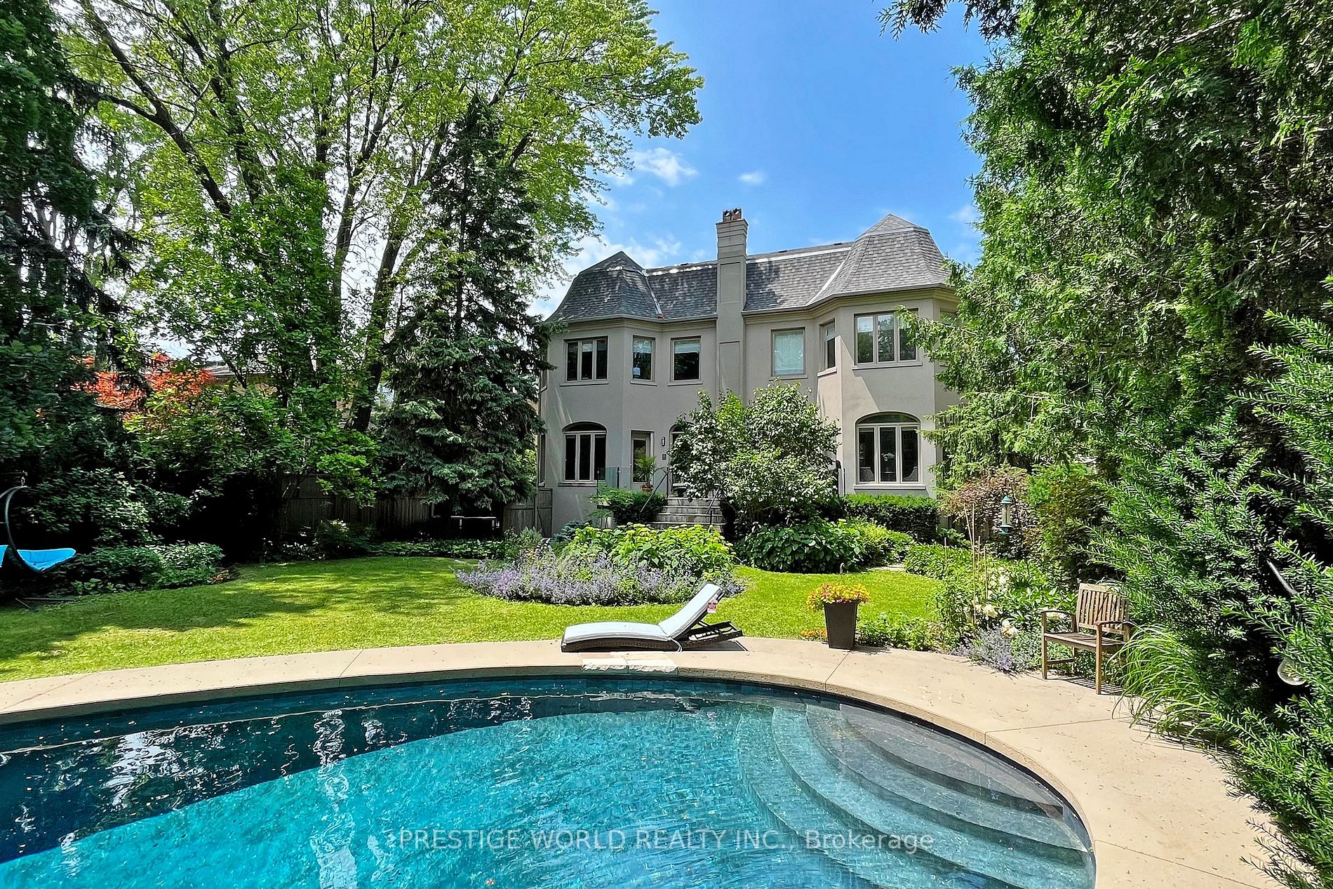 37 Rollscourt Dr
