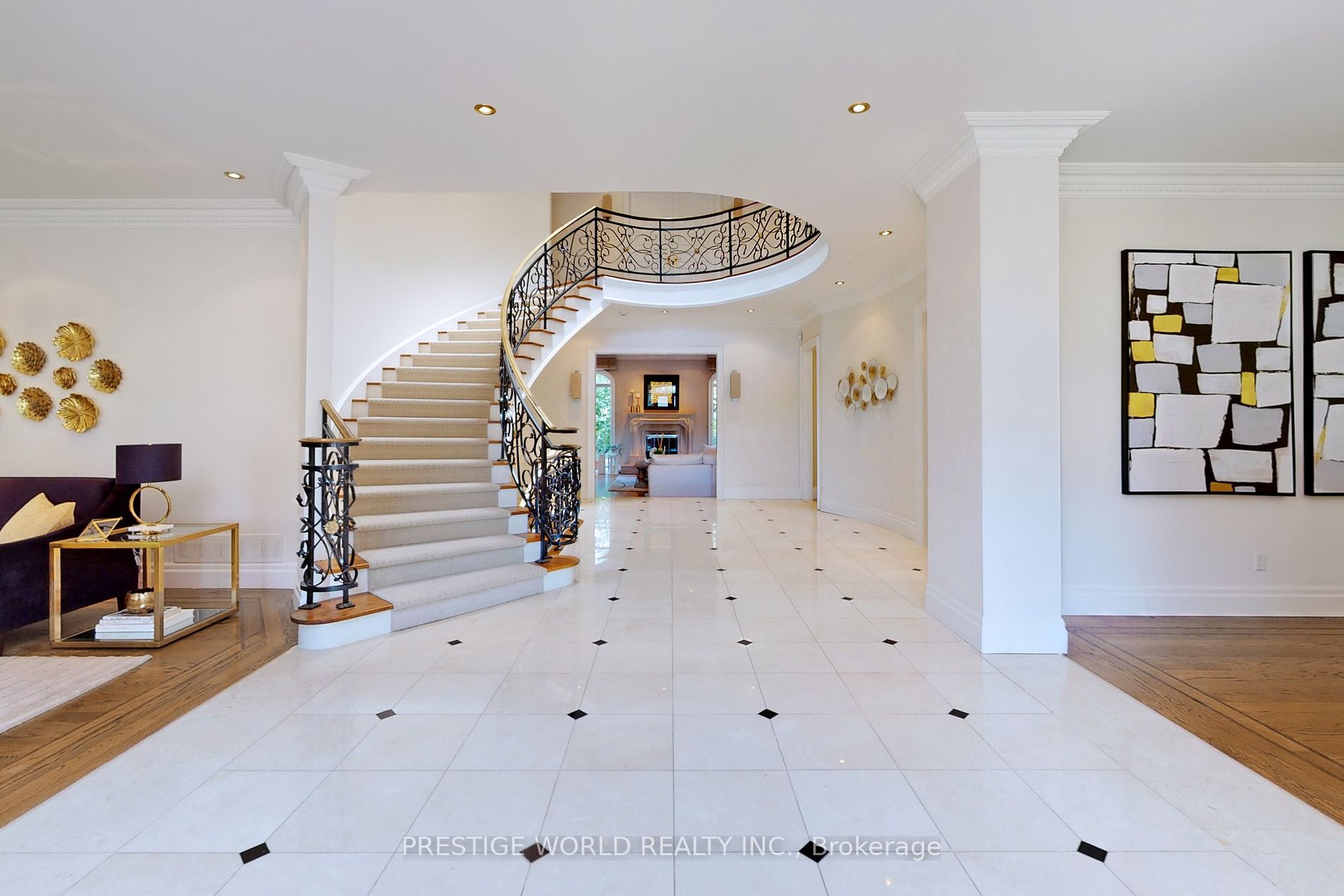37 Rollscourt Dr