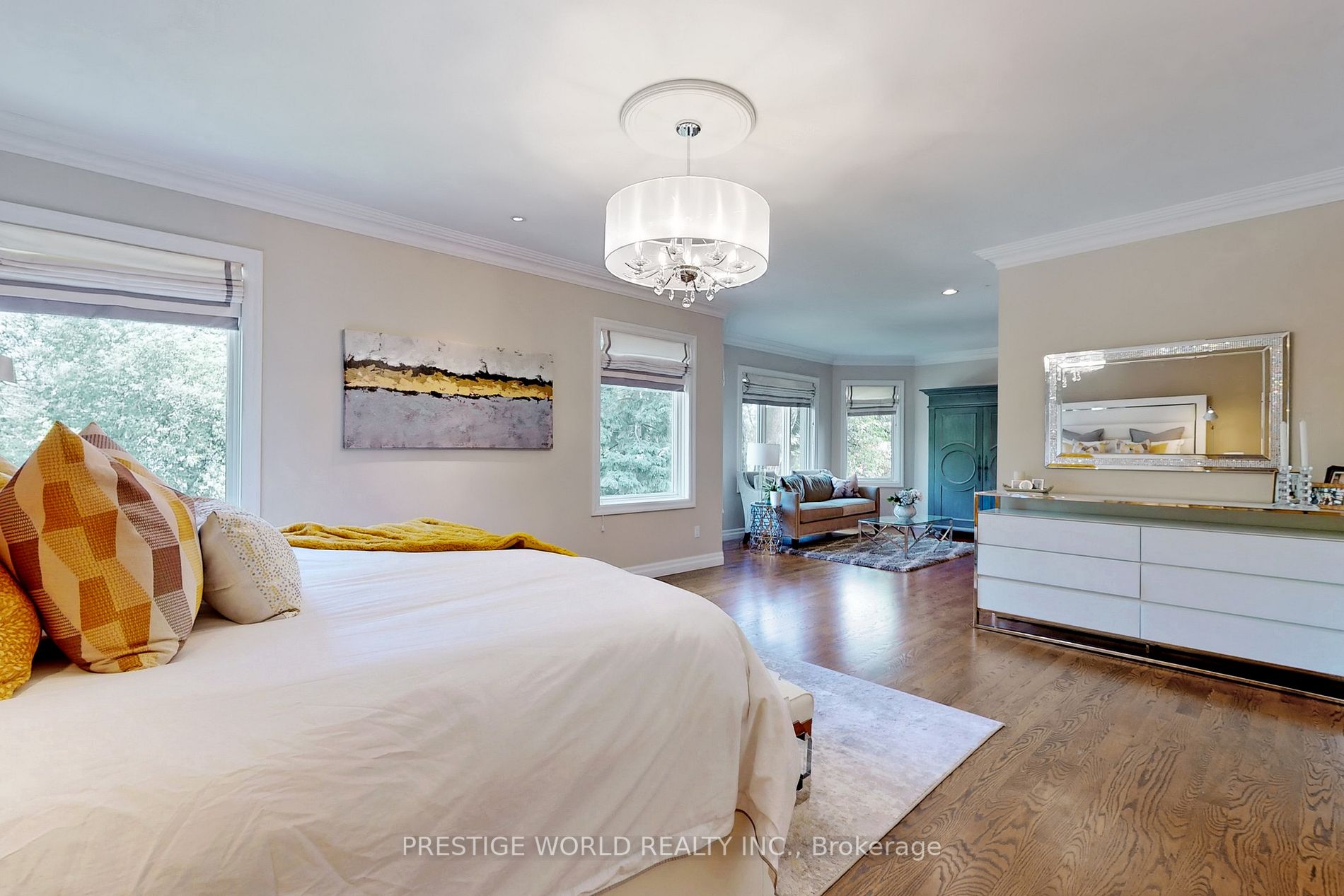37 Rollscourt Dr