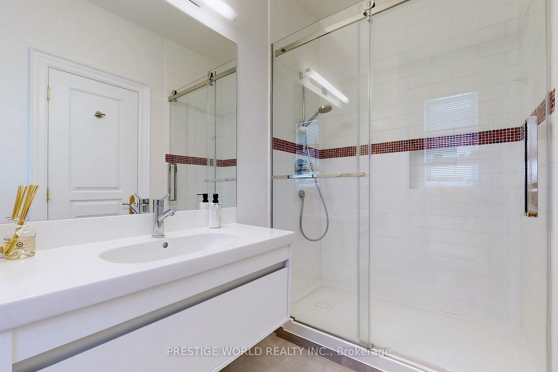 37 Rollscourt Dr