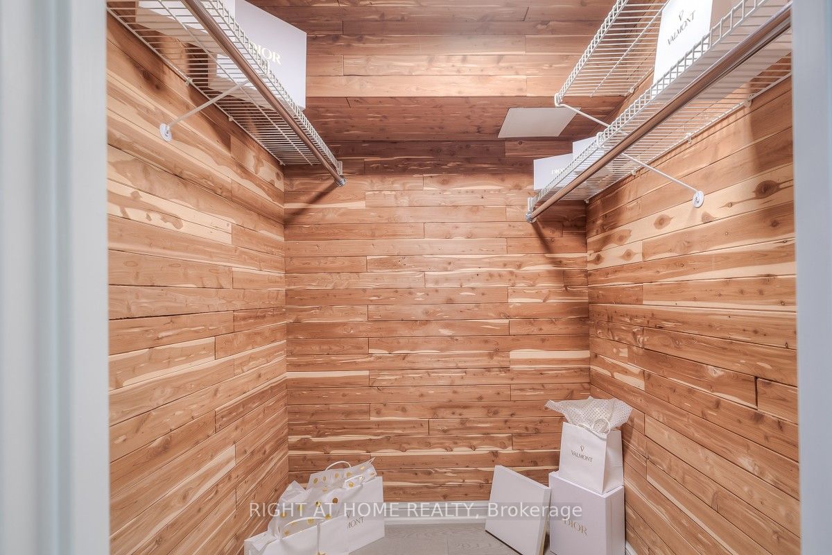 3800 Yonge St, #205