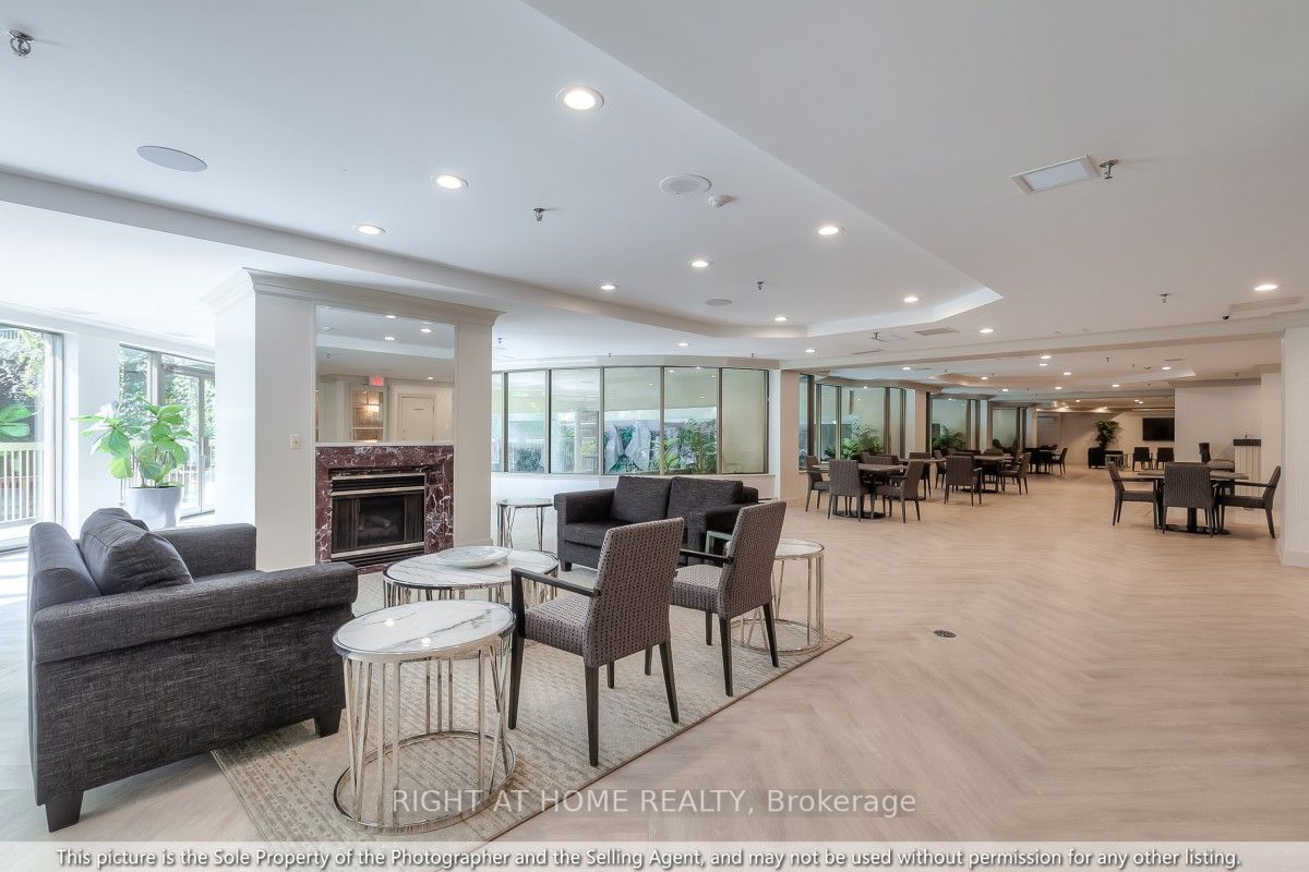 3800 Yonge St, #205