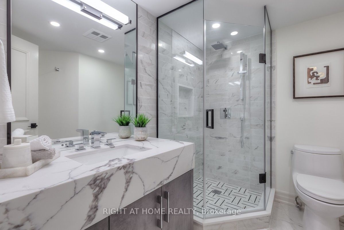 3800 Yonge St, #205