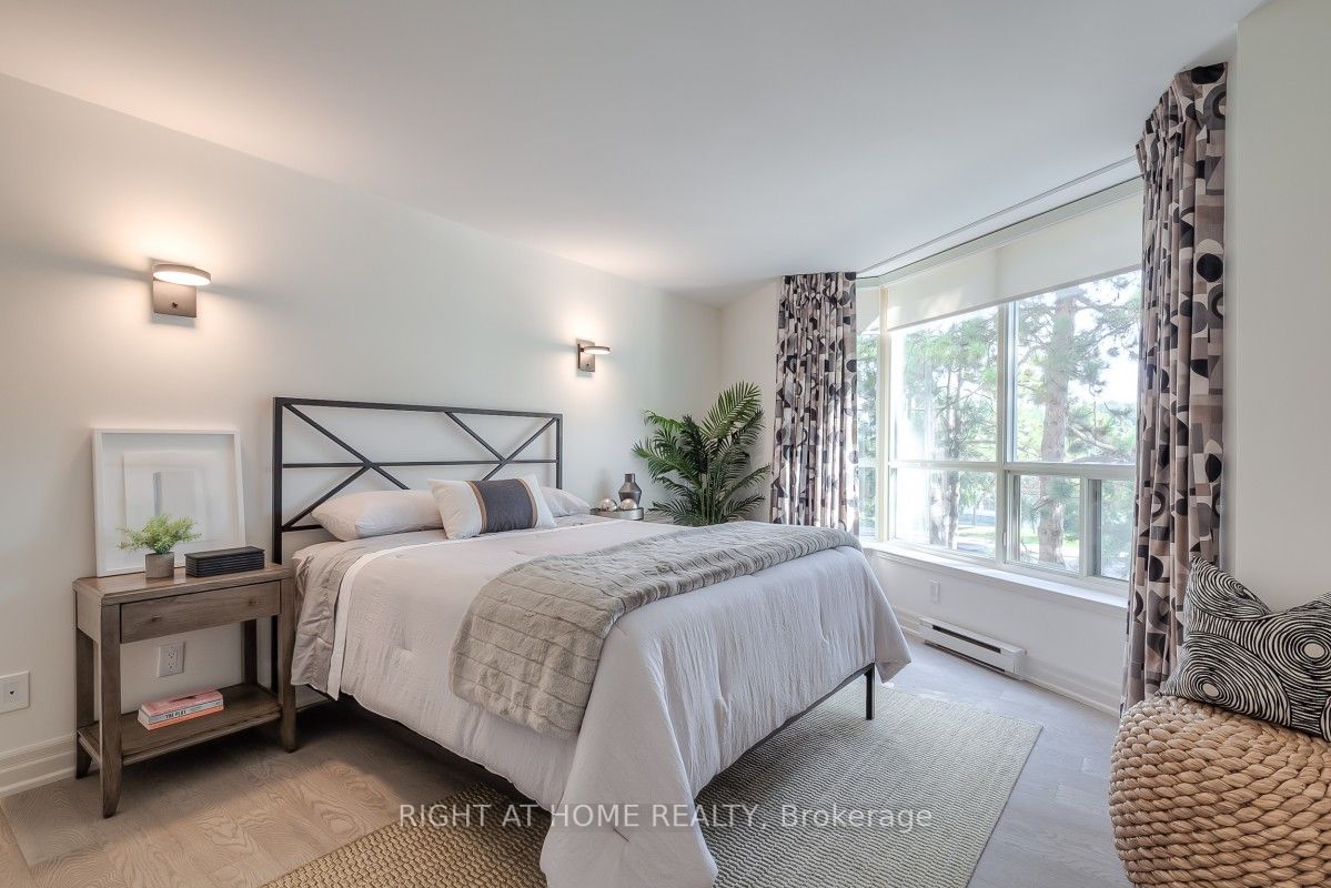3800 Yonge St, #205