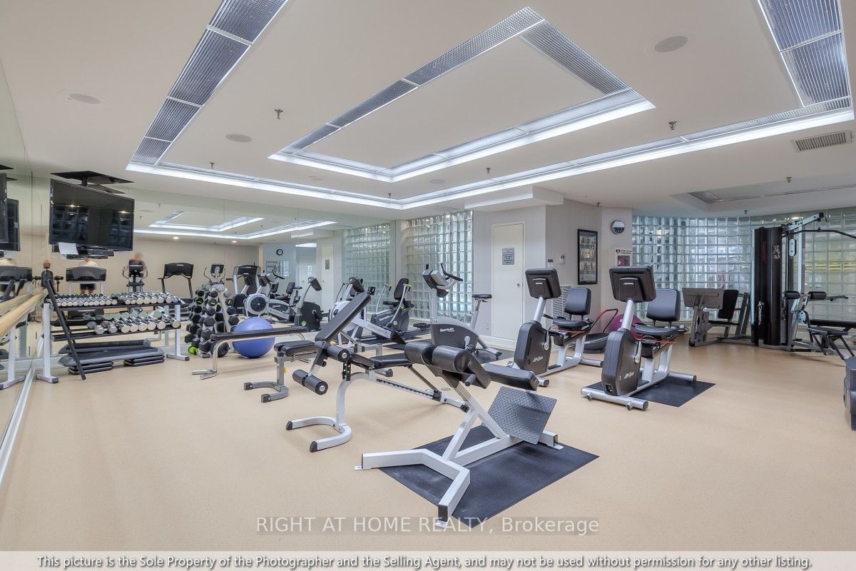 3800 Yonge St, #205