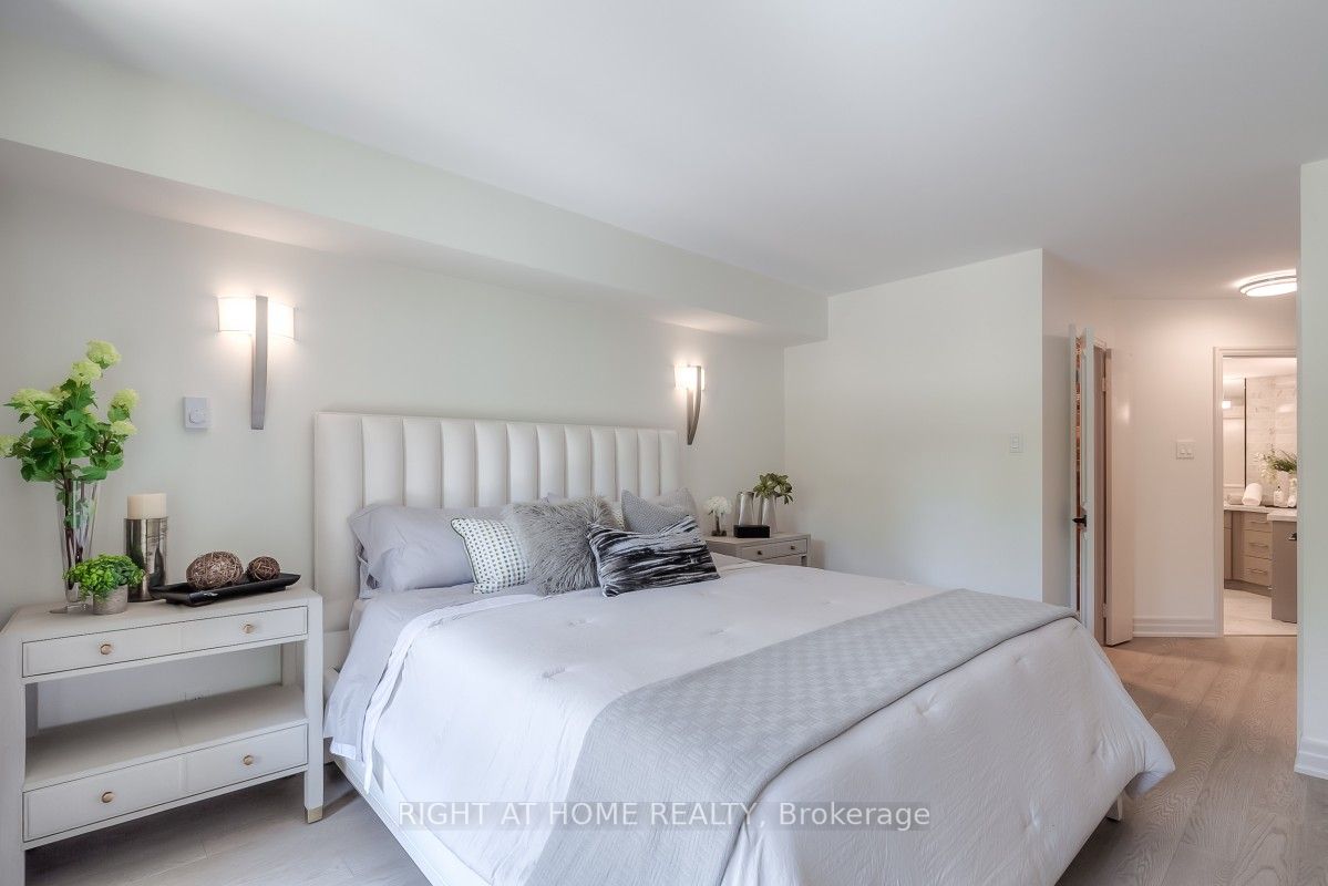 3800 Yonge St, #205