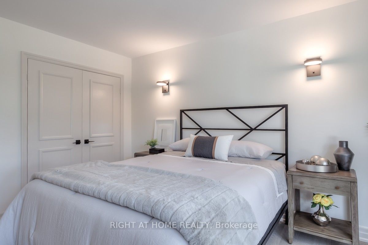 3800 Yonge St, #205