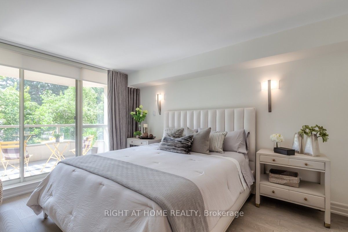3800 Yonge St, #205