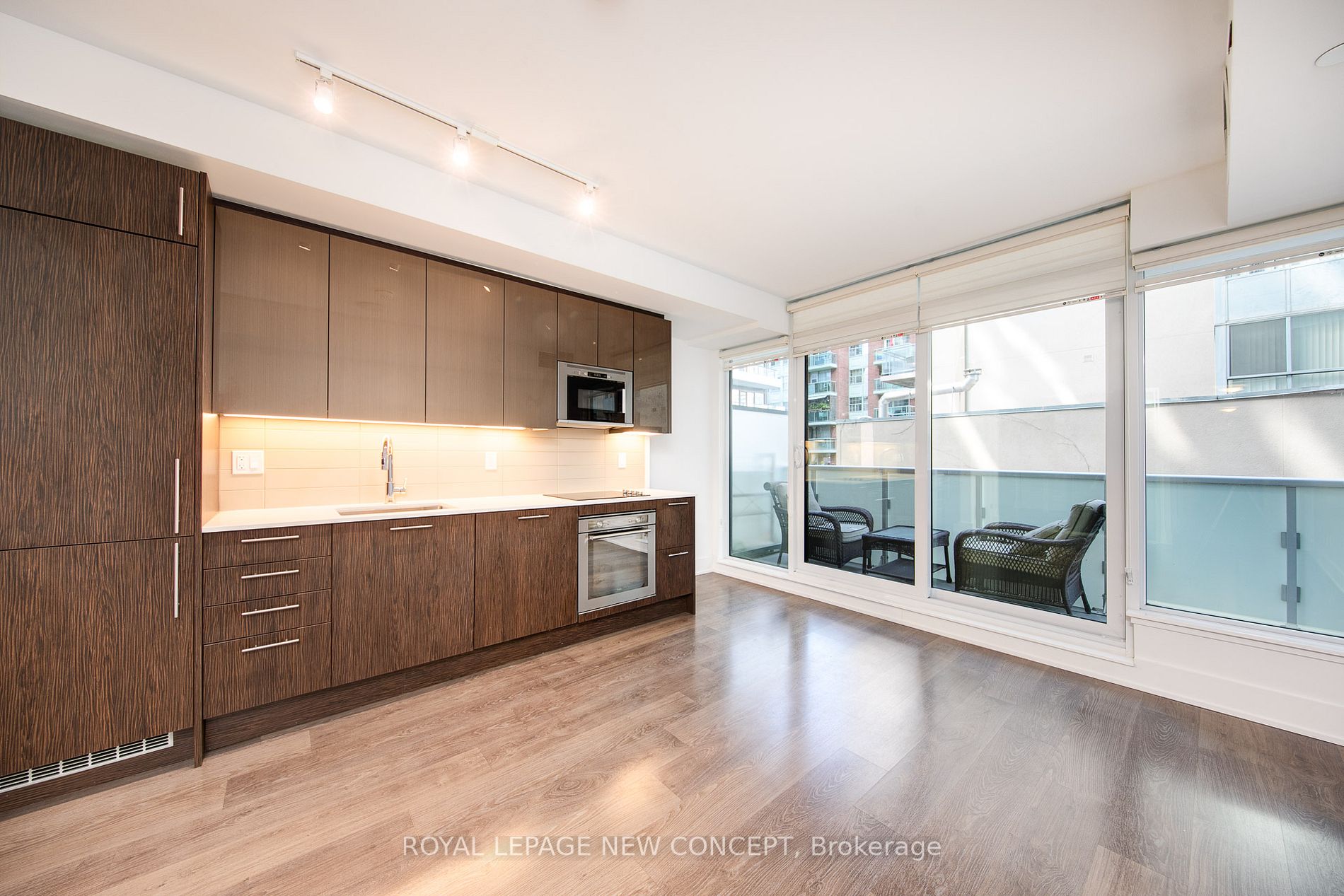 403 Church St, #417