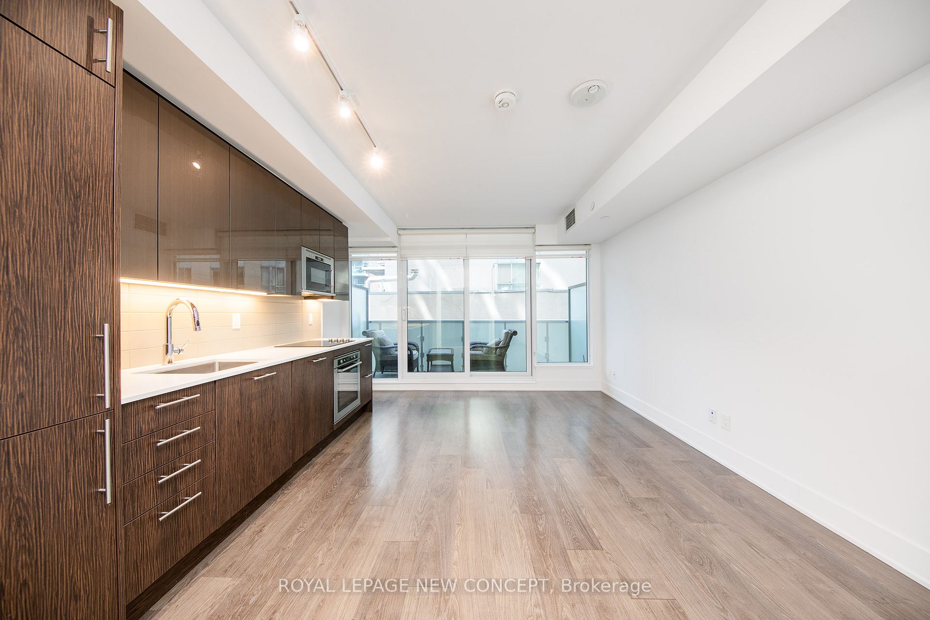 403 Church St, #417