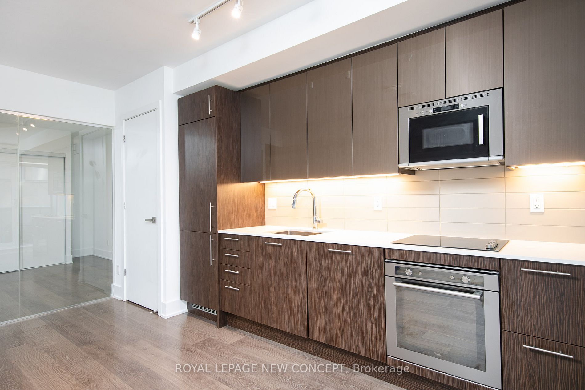 403 Church St, #417