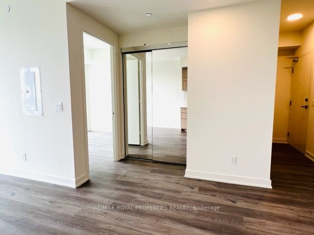 10 Deerlick Crt, #2207