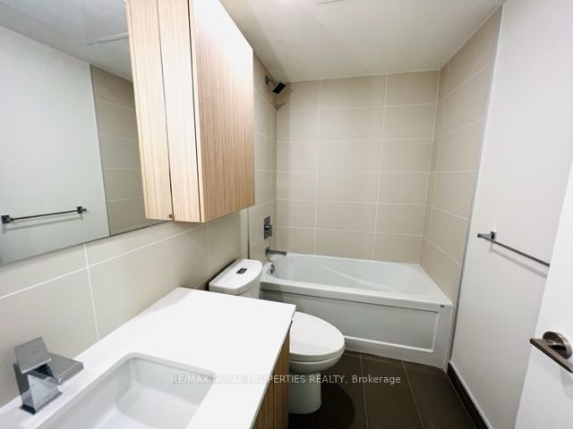 10 Deerlick Crt, #2207