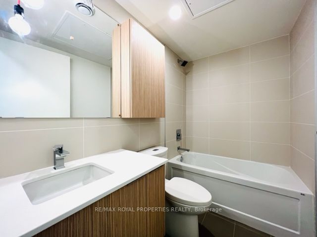 10 Deerlick Crt, #2207