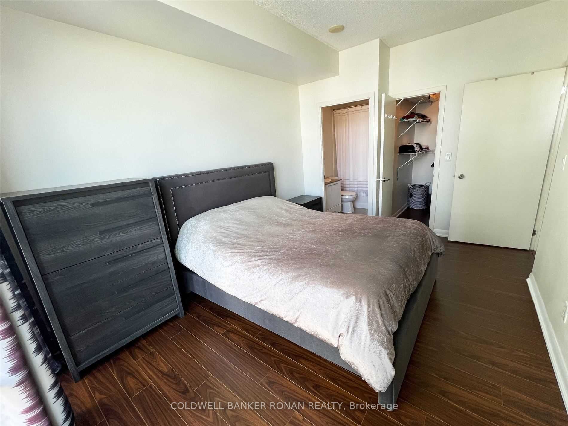 15 Bruyeres Mews, #1109