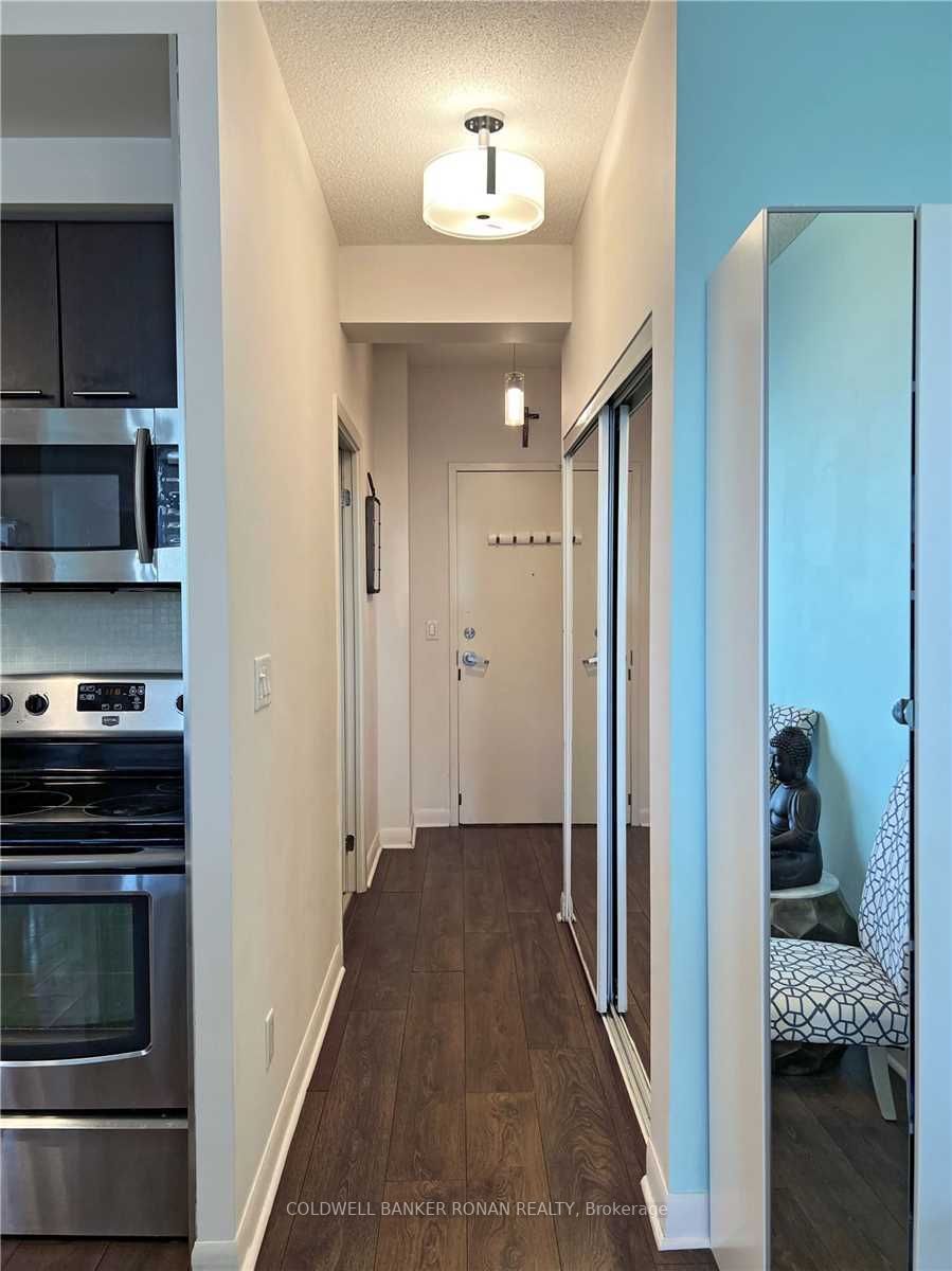 15 Bruyeres Mews, #1109