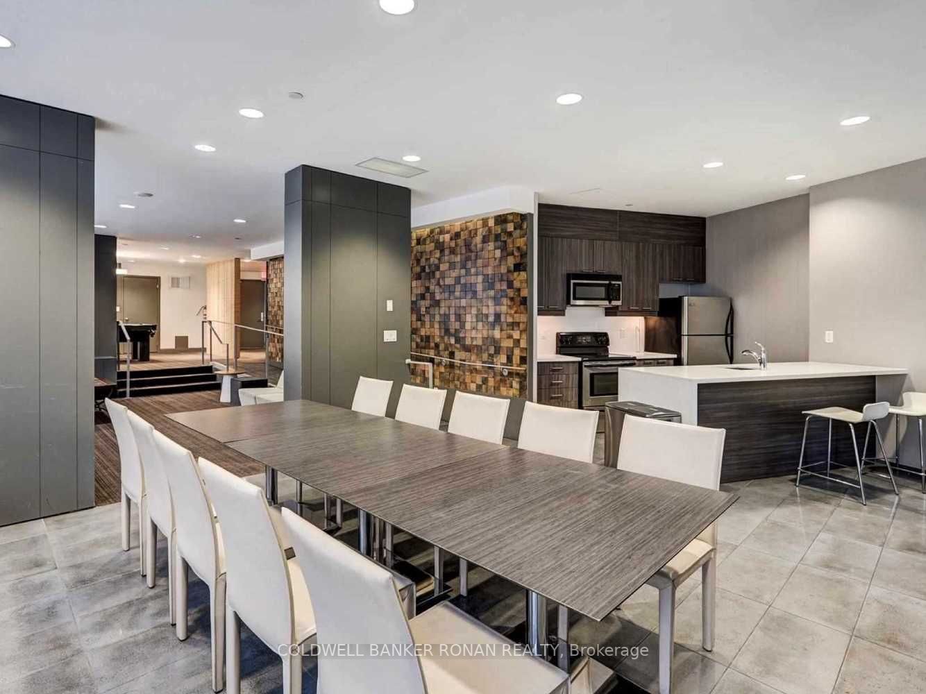 15 Bruyeres Mews, #1109