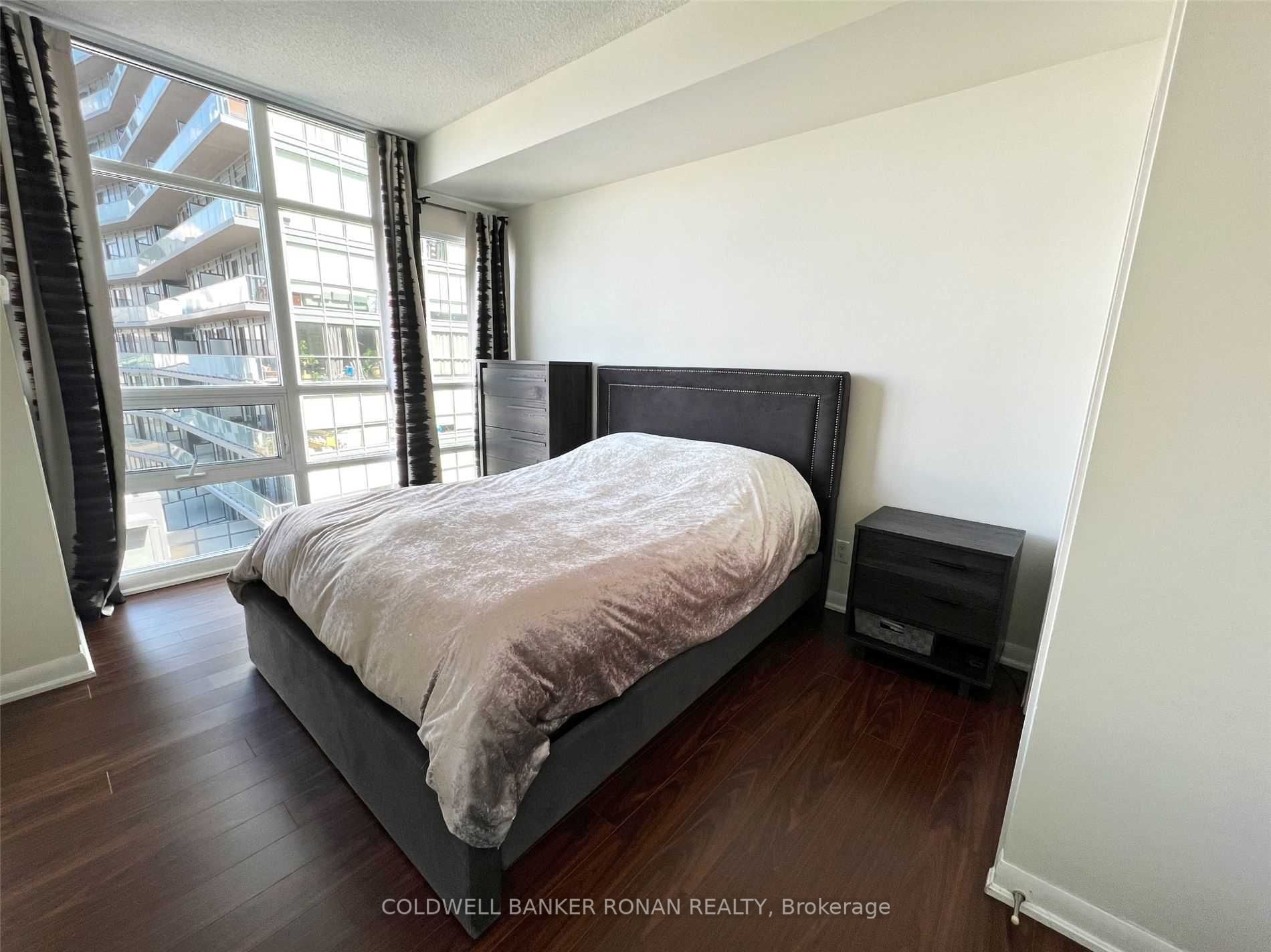 15 Bruyeres Mews, #1109