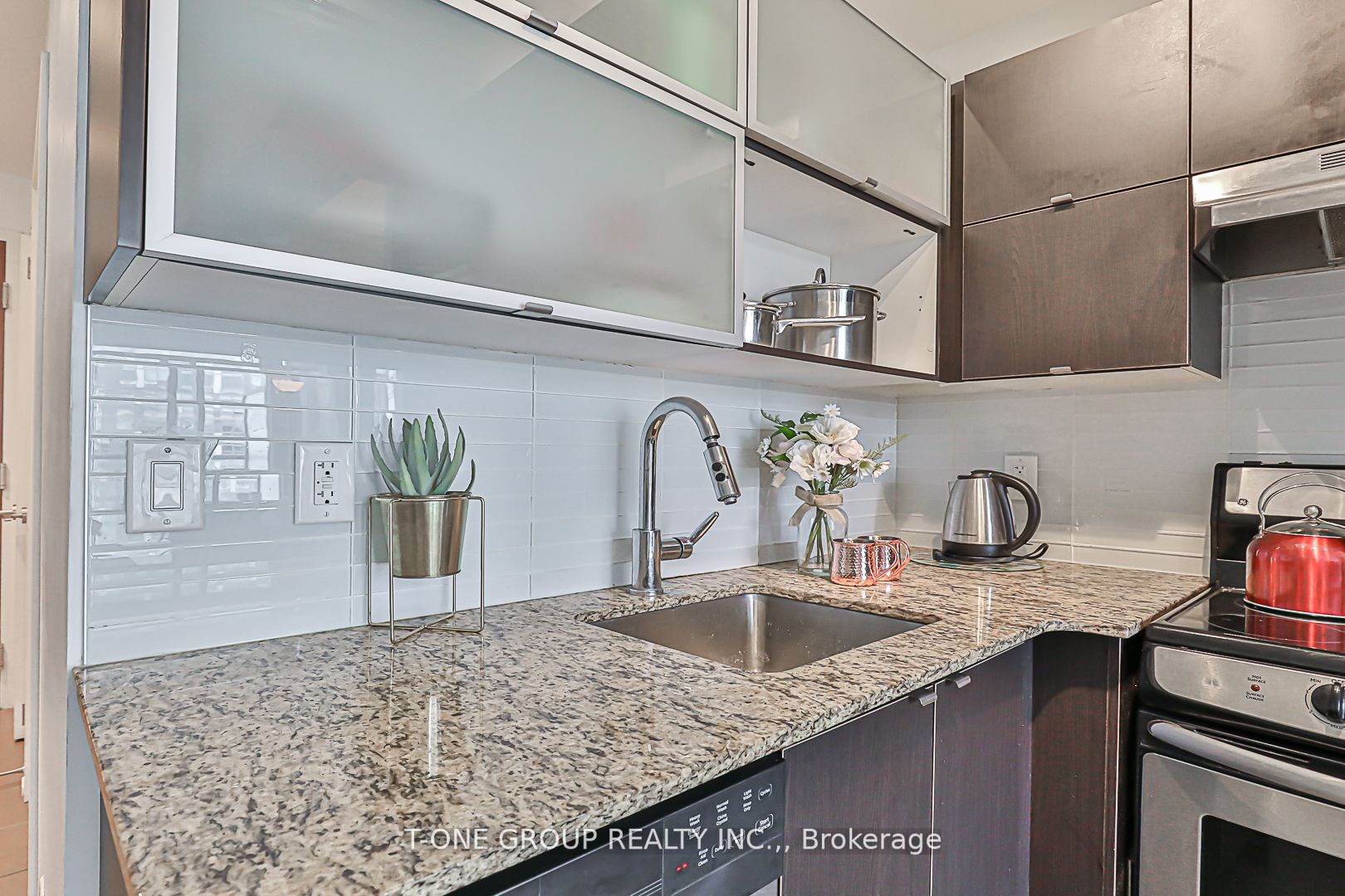 170 Fort York Blvd, #2405