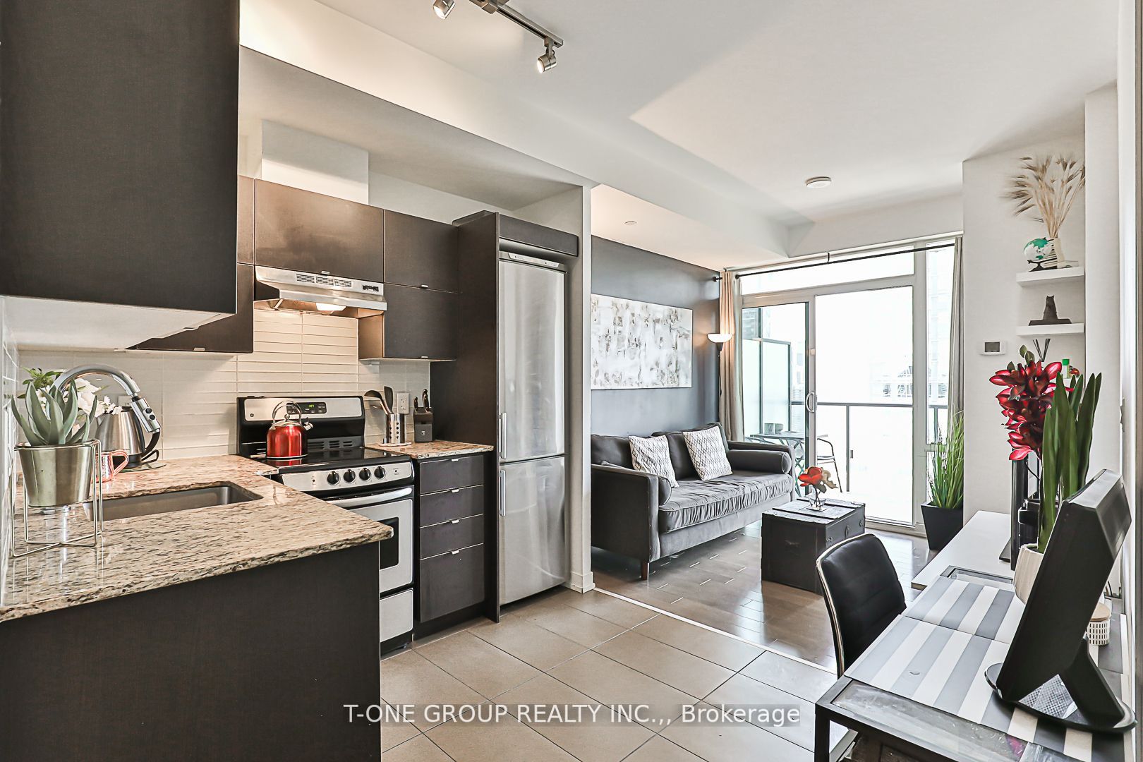 170 Fort York Blvd, #2405