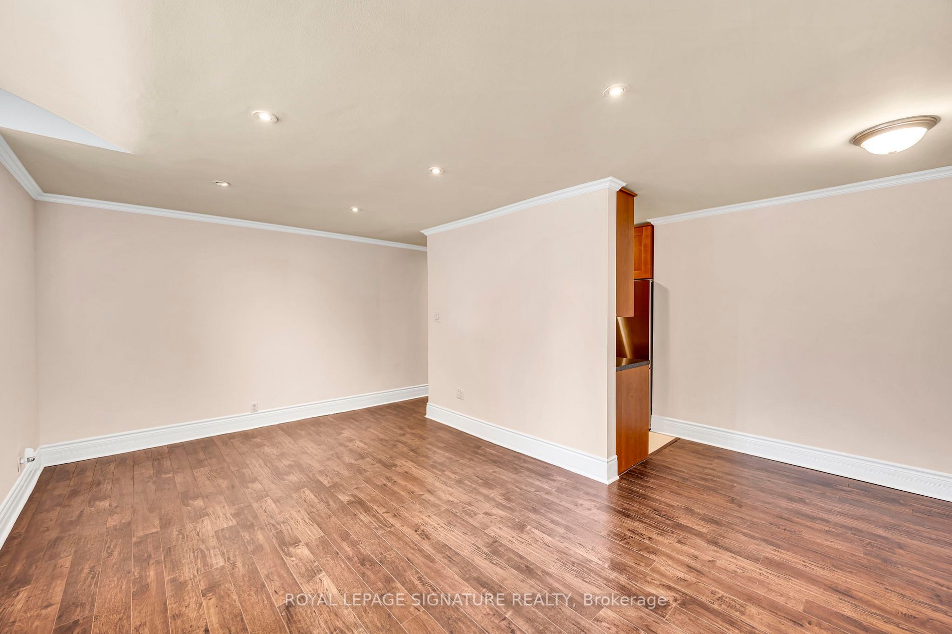 2550 Bathurst St, #6