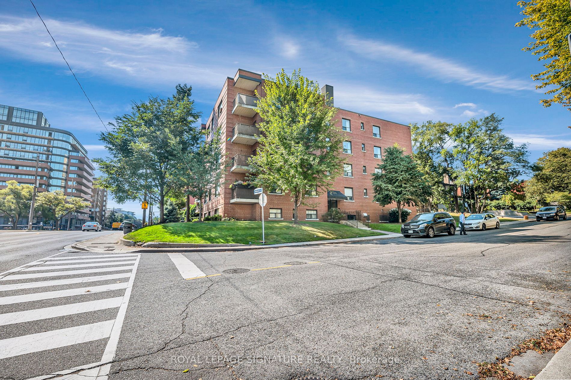 2550 Bathurst St, #6