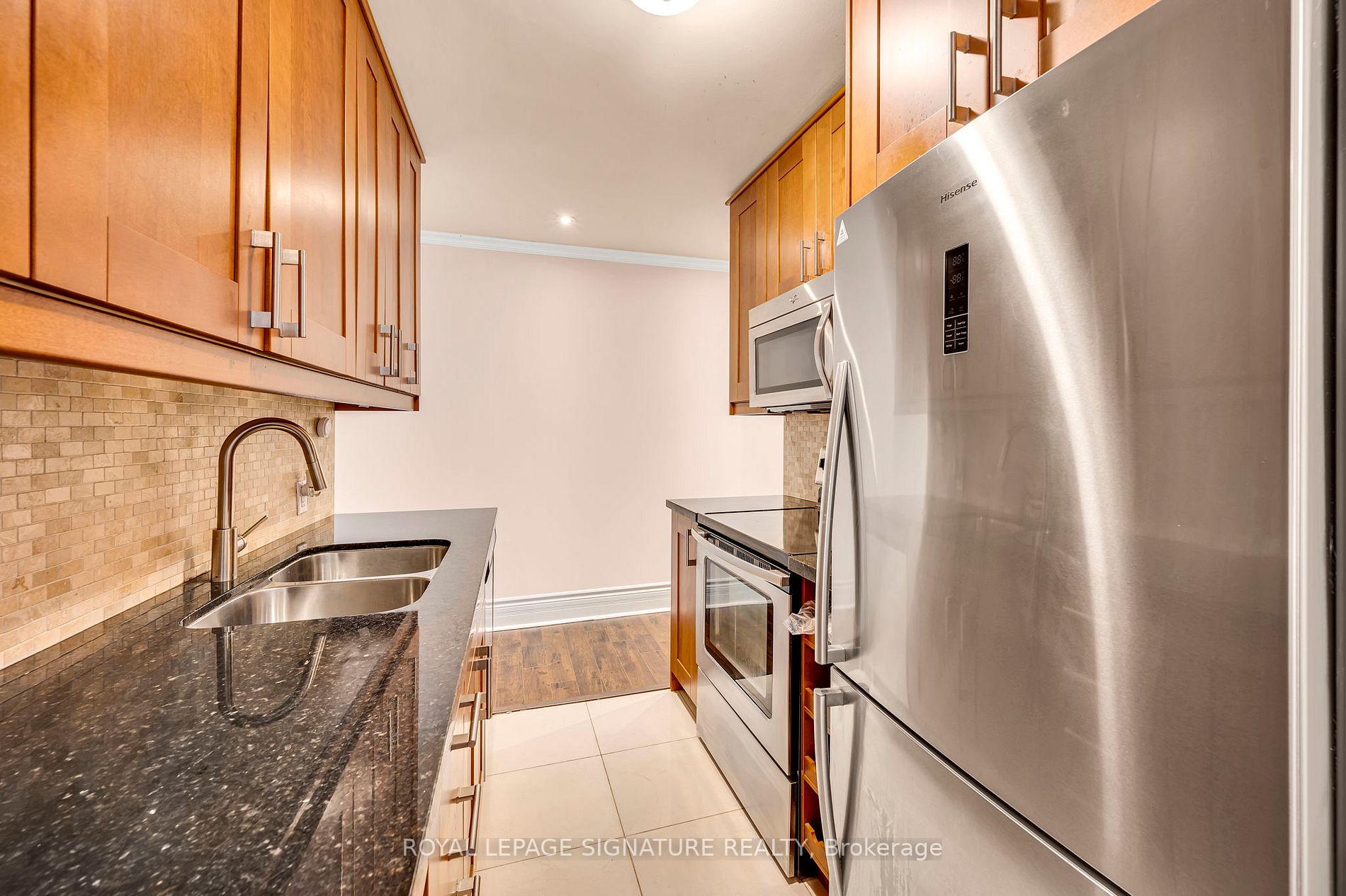 2550 Bathurst St, #6