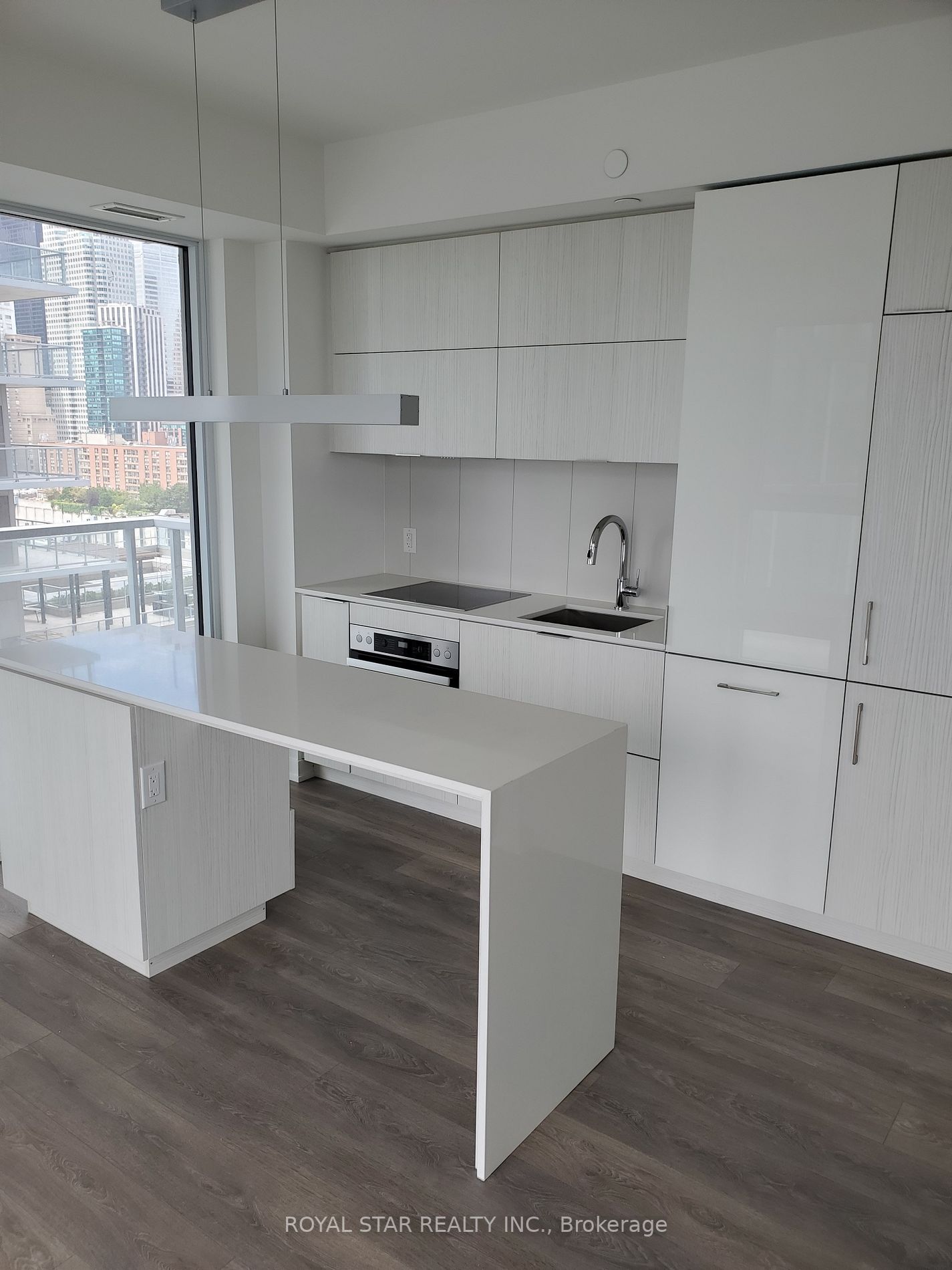 20 Richardson St, #1305