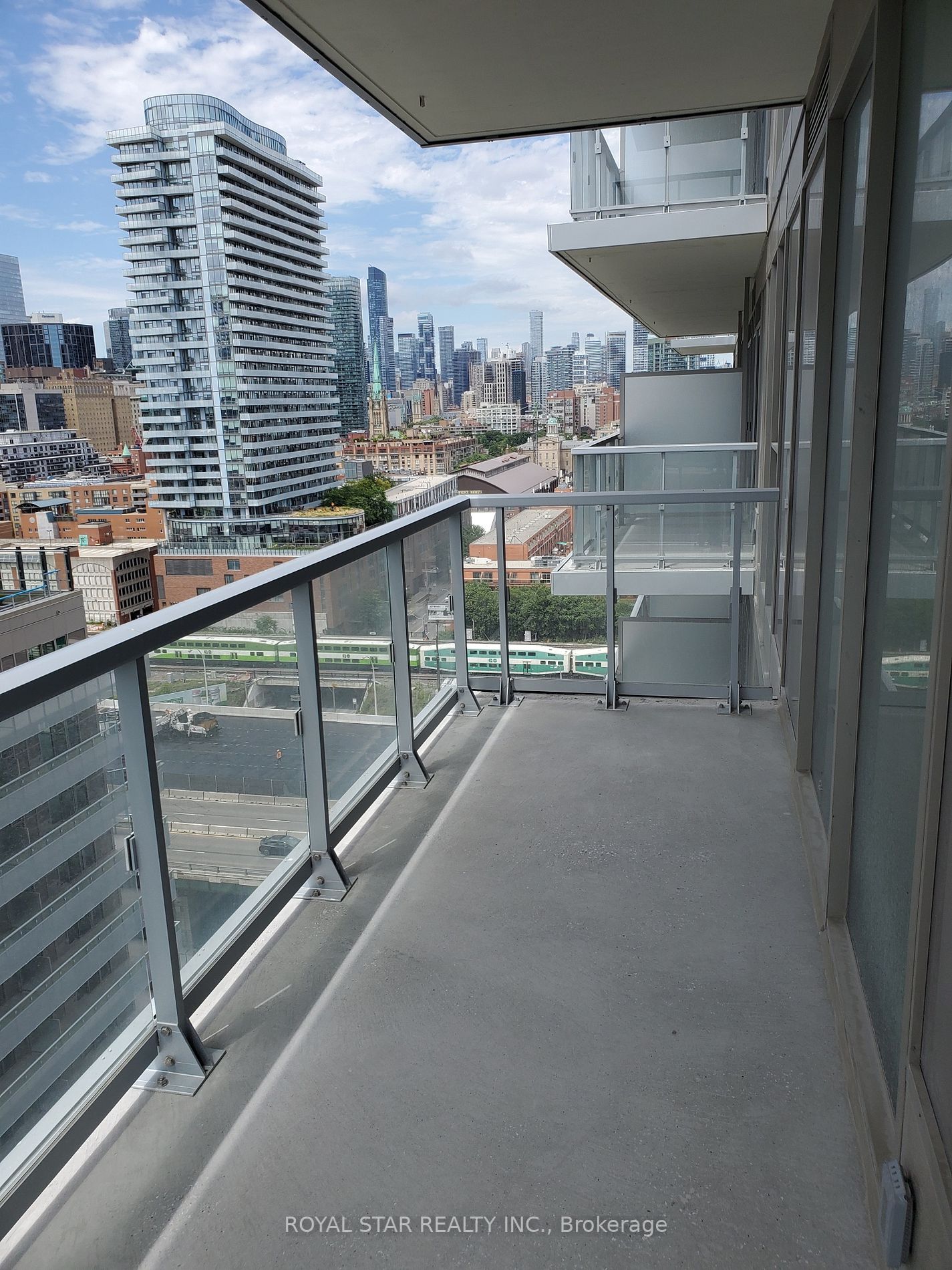 20 Richardson St, #1305