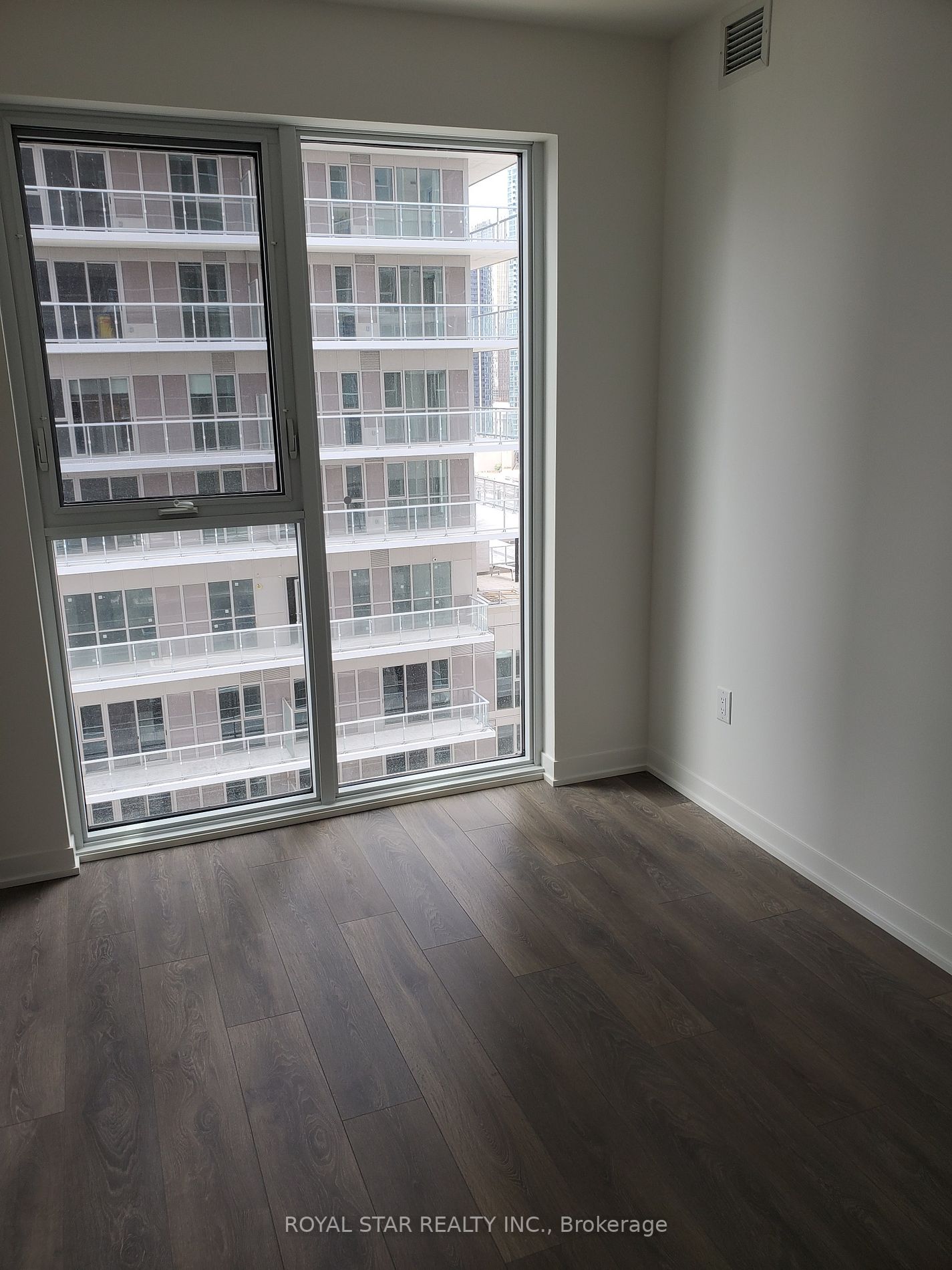 20 Richardson St, #1305